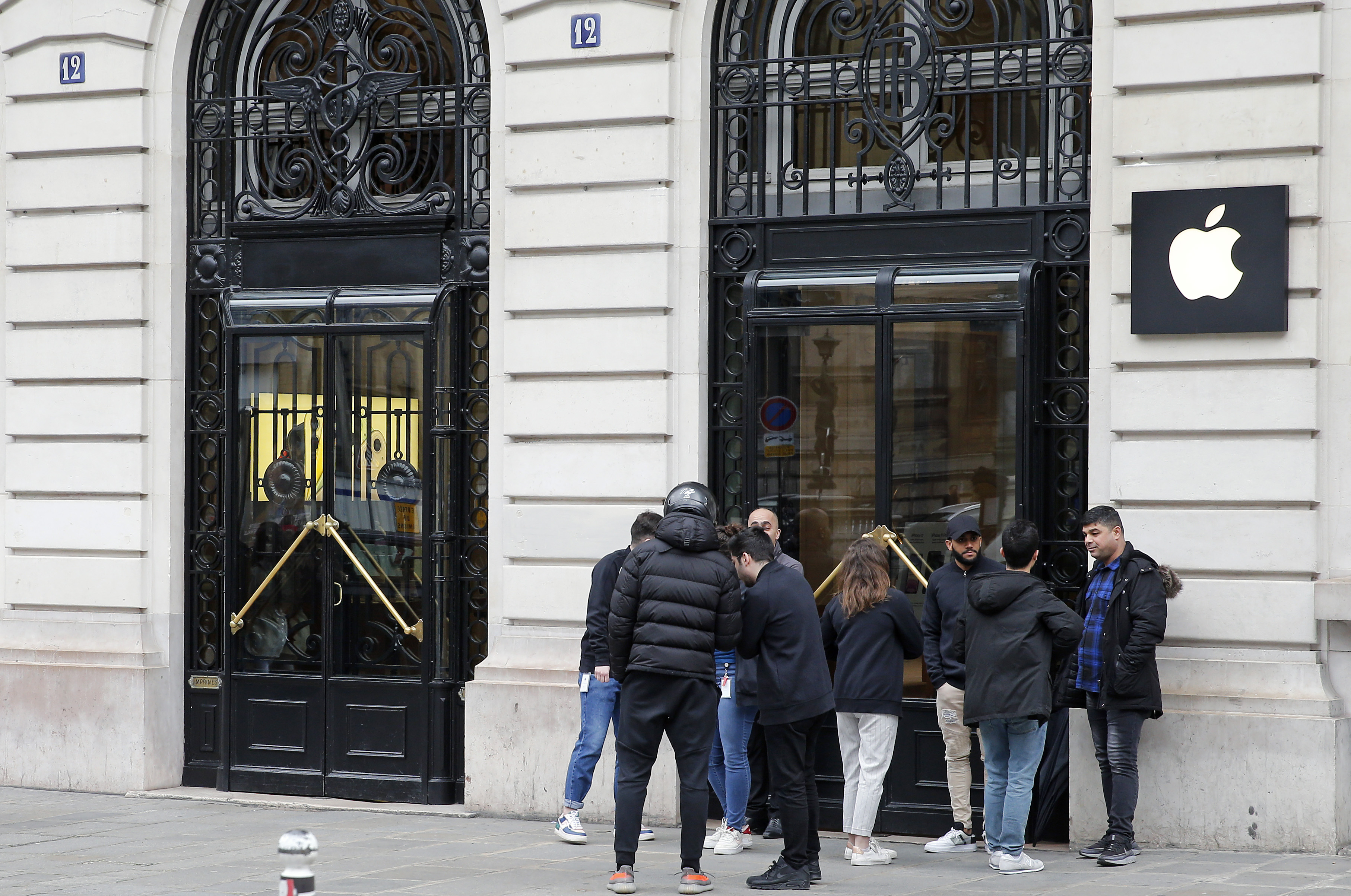 France Faces The Coronavirus