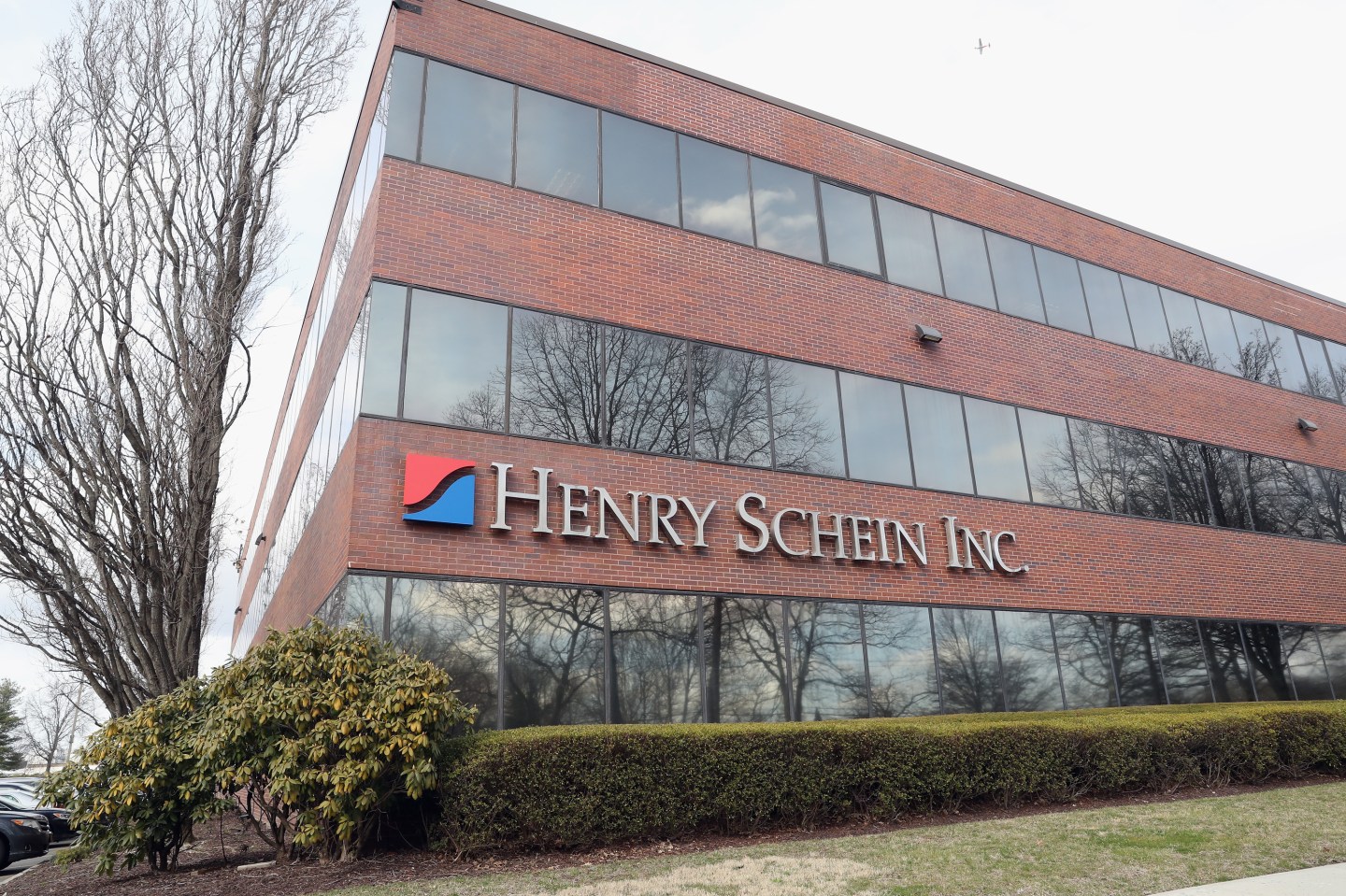 New blood tests from Henry Schein Inc. and Becton Dickinson Co. look for antibodies produced in the middle to late stages of infection with COVID-19.