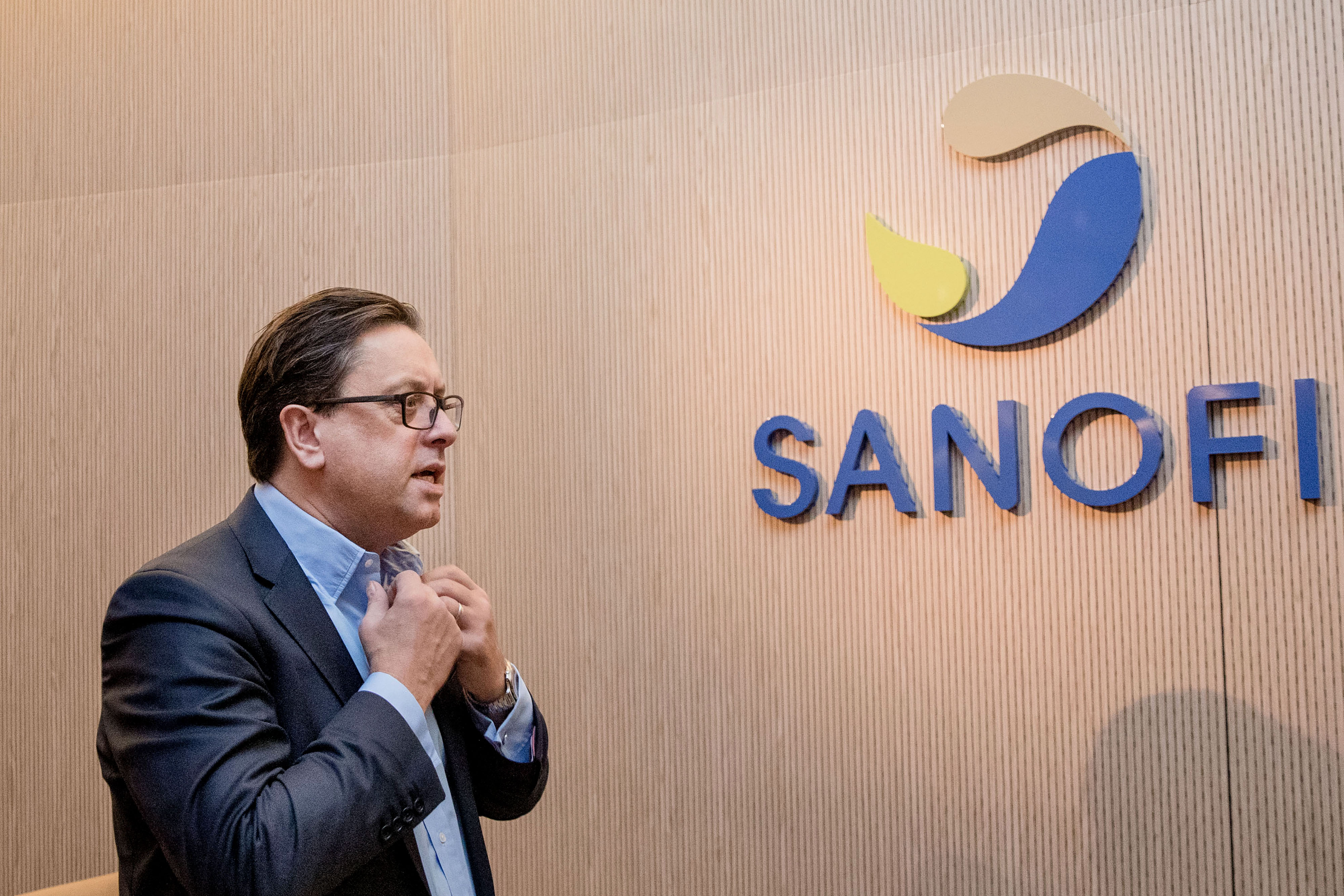 Paul Hudson, chief executive officer of Sanofi, is close to selling a stake in high-flying Regeneron Pharmaceuticals, a deal that could net the French pharma giant $13 billion. Wire photography: Marlene Awaad—Bloomberg via Getty Images