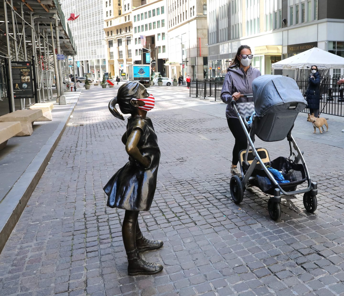 woman in a mask in new york city