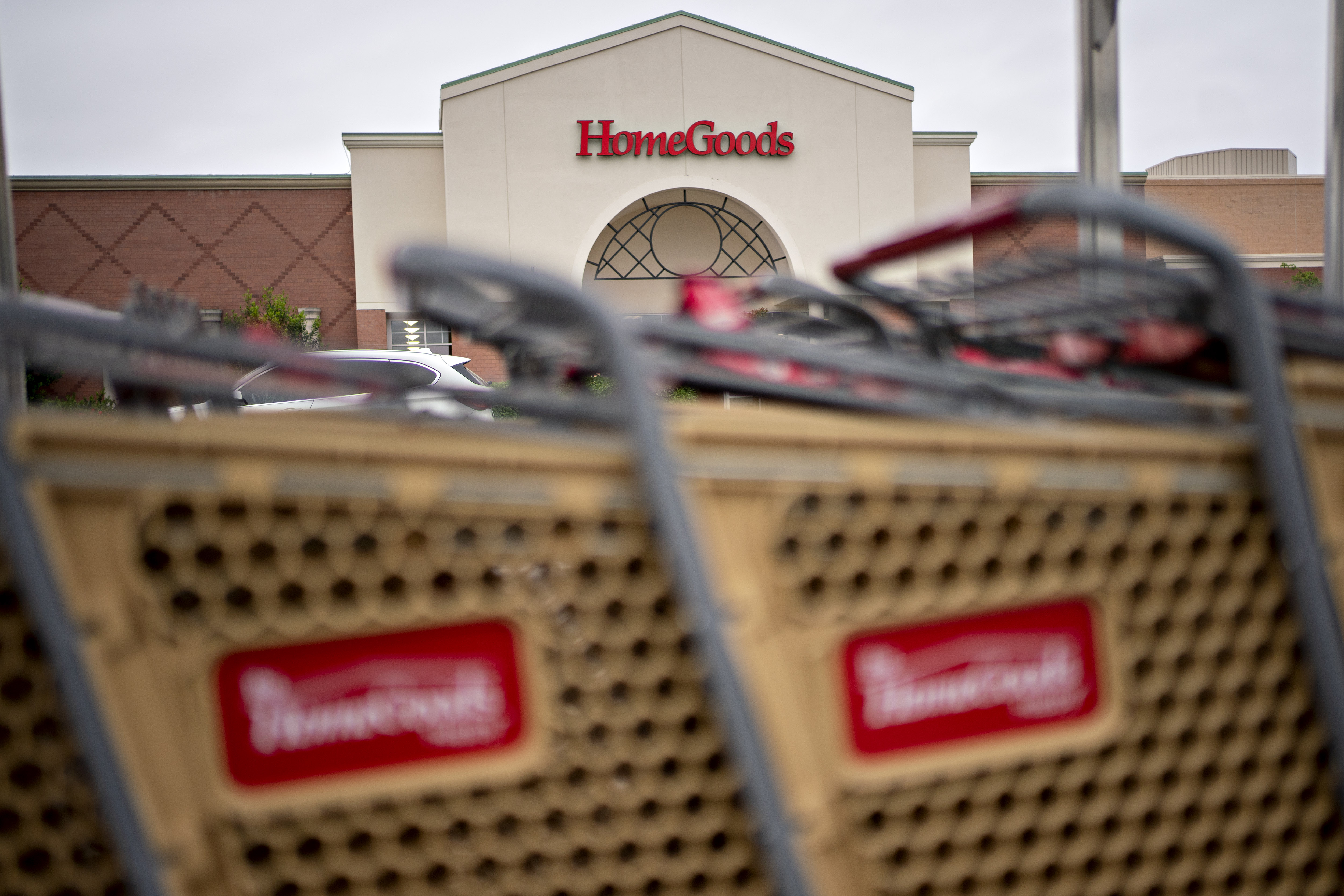 A temporarily closed HomeGoods Inc. store stands in Sterling, Virginia, U.S., on Thursday, May 21, 2020. TJX Cos., parent of HomeGoods, said today it's seeing "plentiful off-price buying opportunities" due to the moribund retail environment and has reopened more than 1,600 stores worldwide as states ease coronavirus lockdown restrictions. Photographer: Andrew Harrer/Bloomberg via Getty Images