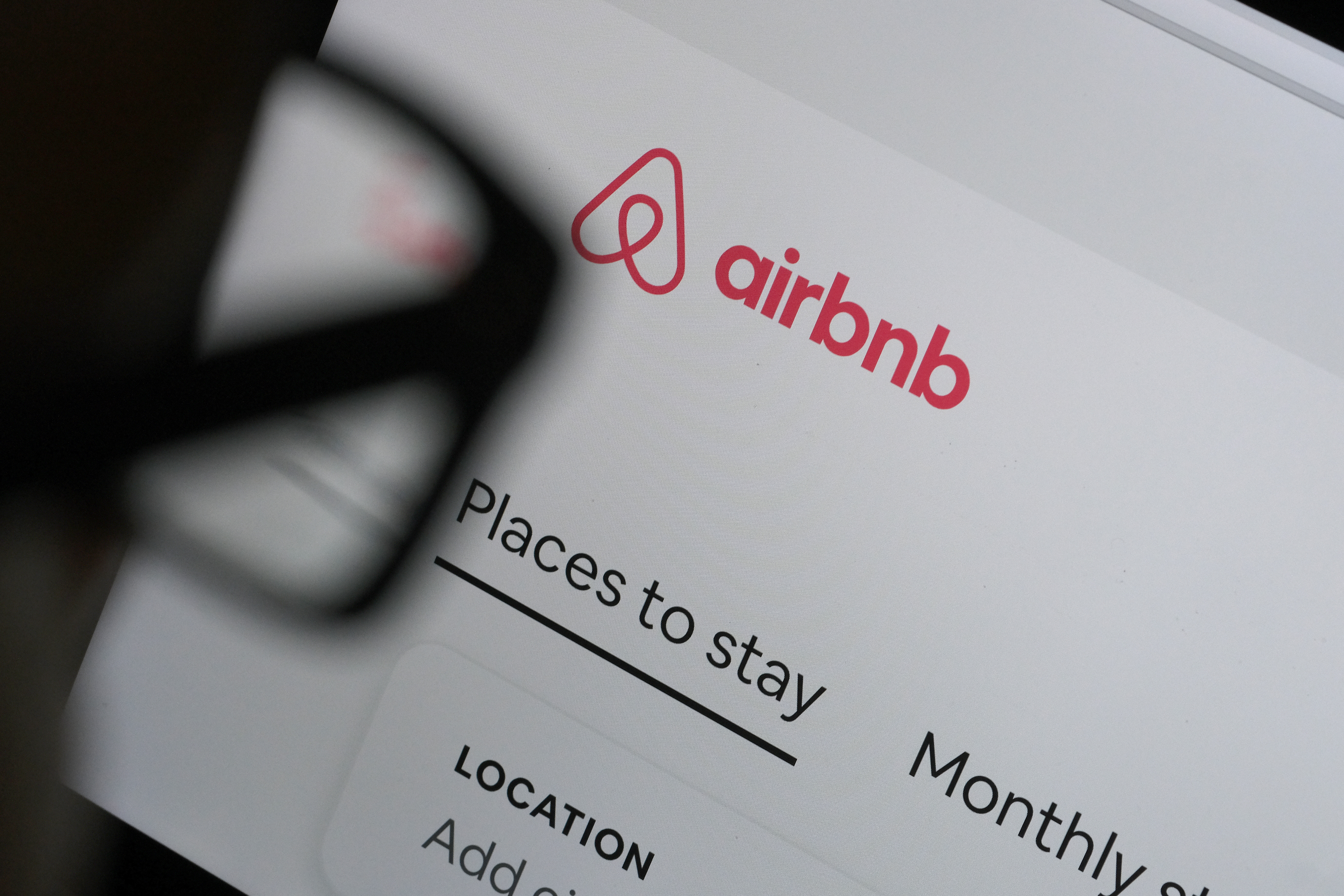 Airbnb is cutting 2,000 jobs. 