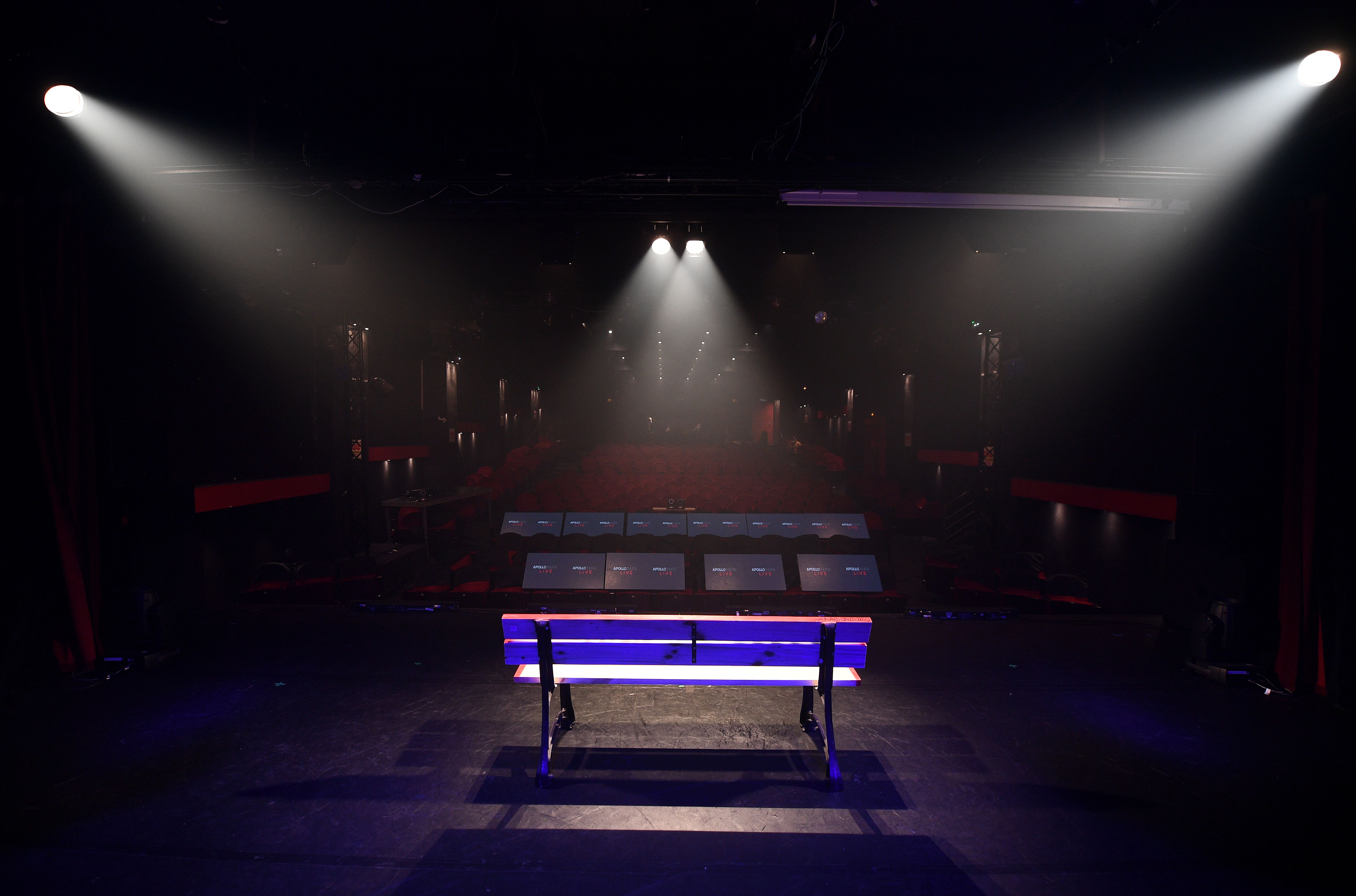 Live streaming theater