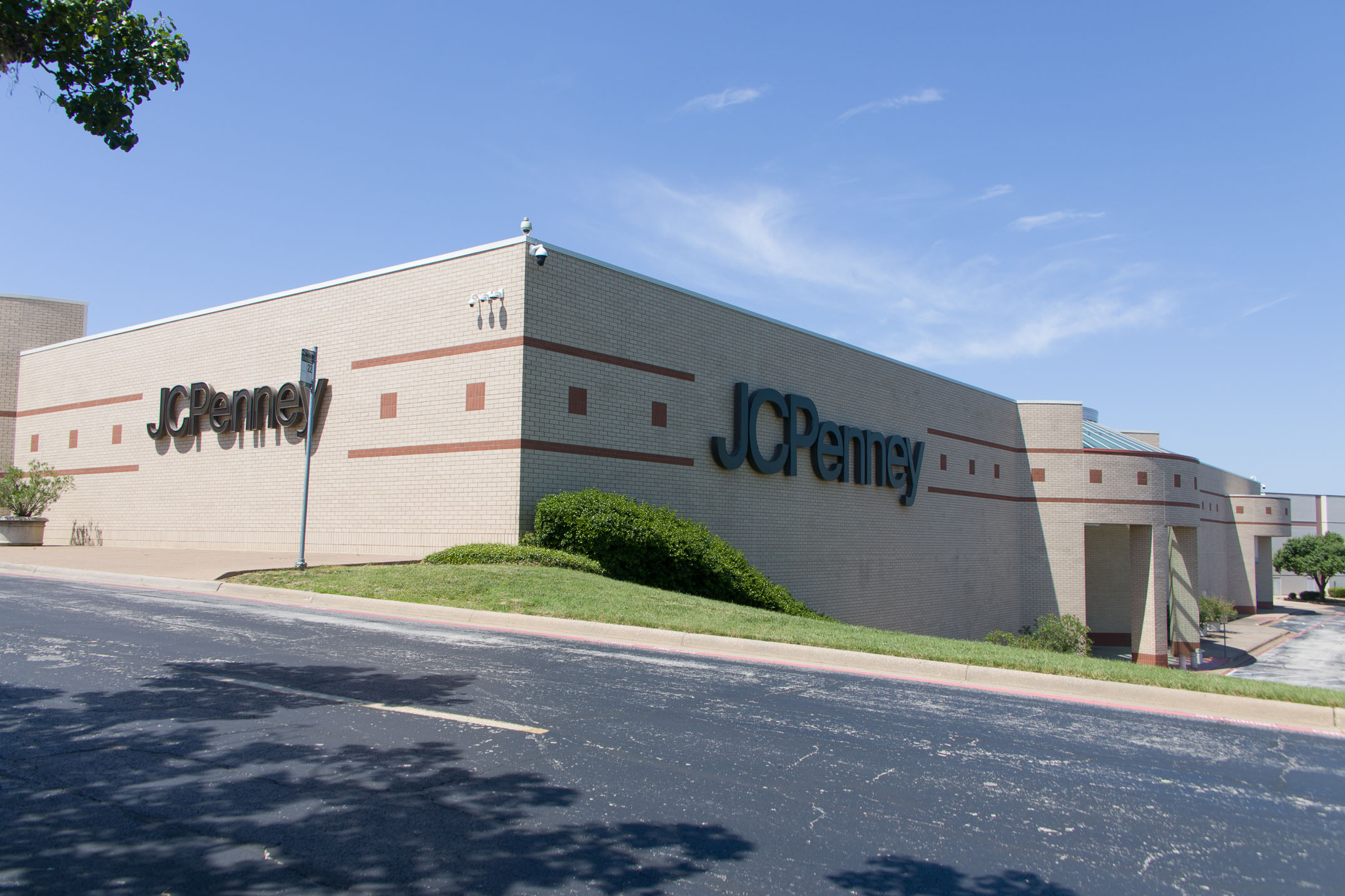 DALLAS , June 5, 2020 -- Photo taken on June 5, 2020 shows a closed J.C. Penny store in Music City Mall in Lewisville, Texas, the United States. U.S. department store chain J.C. Penney on Thursday announced to close 154 stores. More stores are to be closed in the following weeks, said the Texas based company in a release. Last month, J.C. Penney filed bankruptcy protection due to the impact of COVID-19. (Photo by Dan Tian/Xinhua via Getty) (Xinhua/ via Getty Images)
