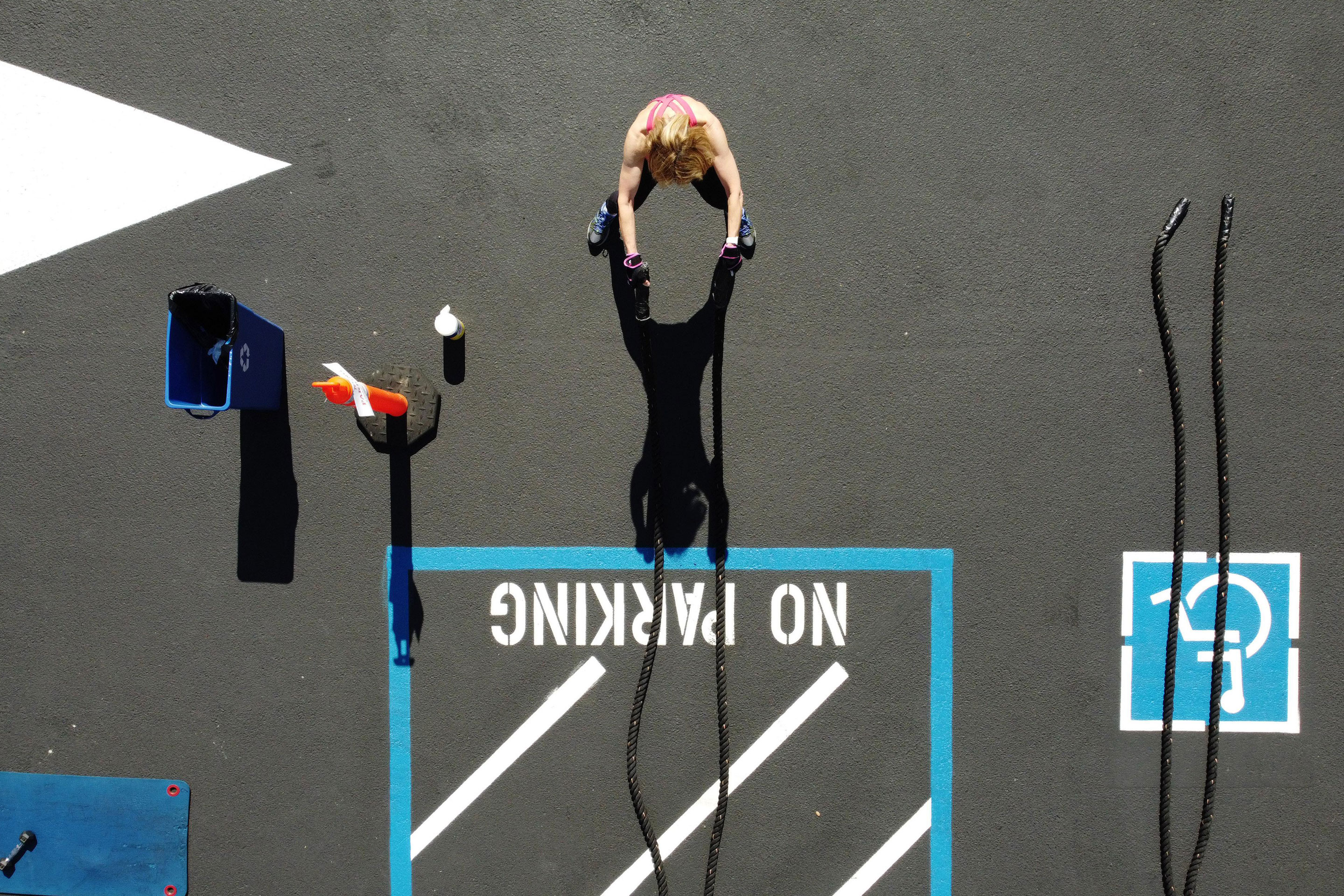 Daily Life In San Mateo Amid The Coronavirus Outbreak

SAN MATEO, CALIFORNIA - JUNE 20: People keeping social distancing, exercise outside a gym amid the coronavirus outbreak on June 20, 2020 in San Mateo, California. (Photo by Liu Guanguan/China News Service via Getty Images)