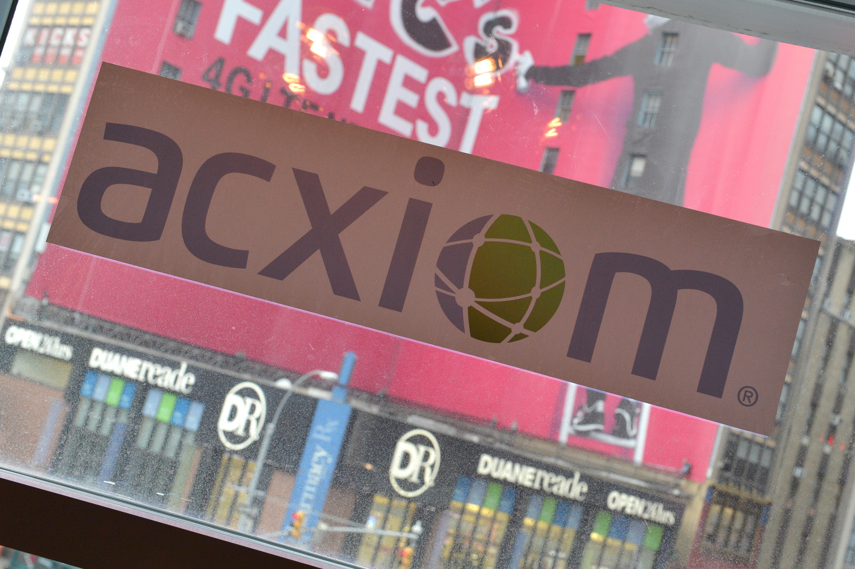 A general view of atmosphere at the AW Connects: Acxiom Nightly Networking Cocktail party during Advertising Week 2015 AWXII on September 30, 2015 in New York City.