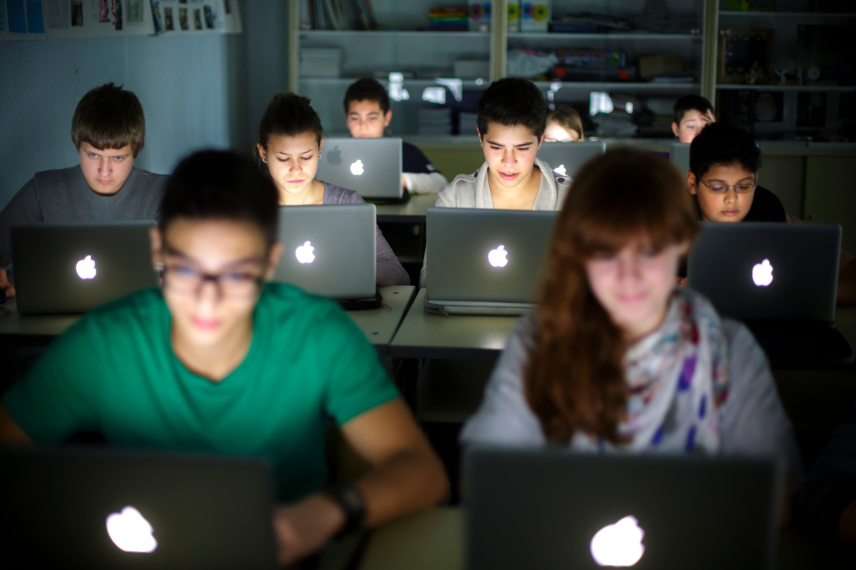 Jamf-Apple Helper-Classroom Macbooks School
