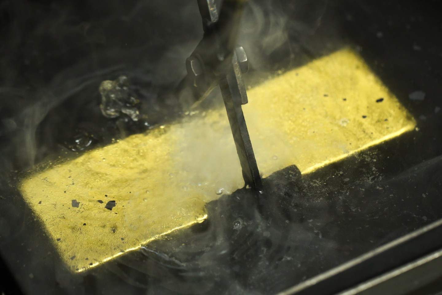 As gold strikes a record high, analysts think the rally has only just begun