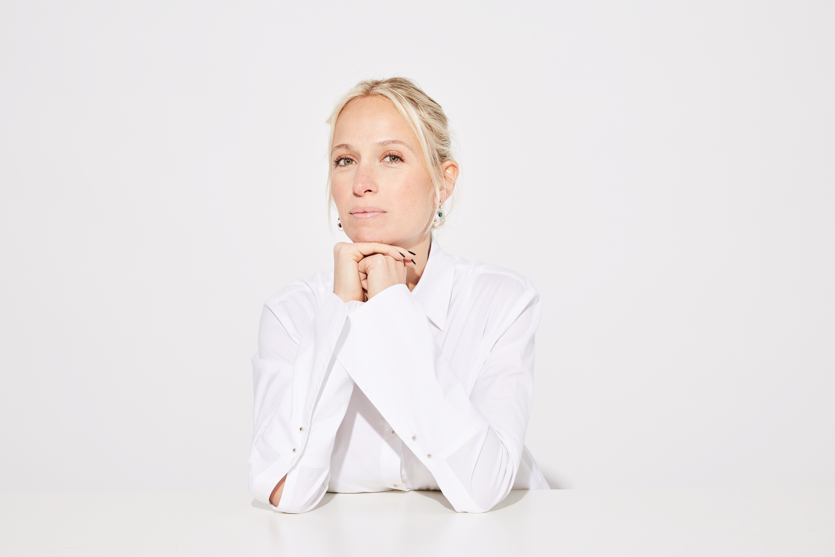 The fashion designer strongly feels that clothing retailers are no longer a worthwhile investment unless they divest from their reliance on inventory.
