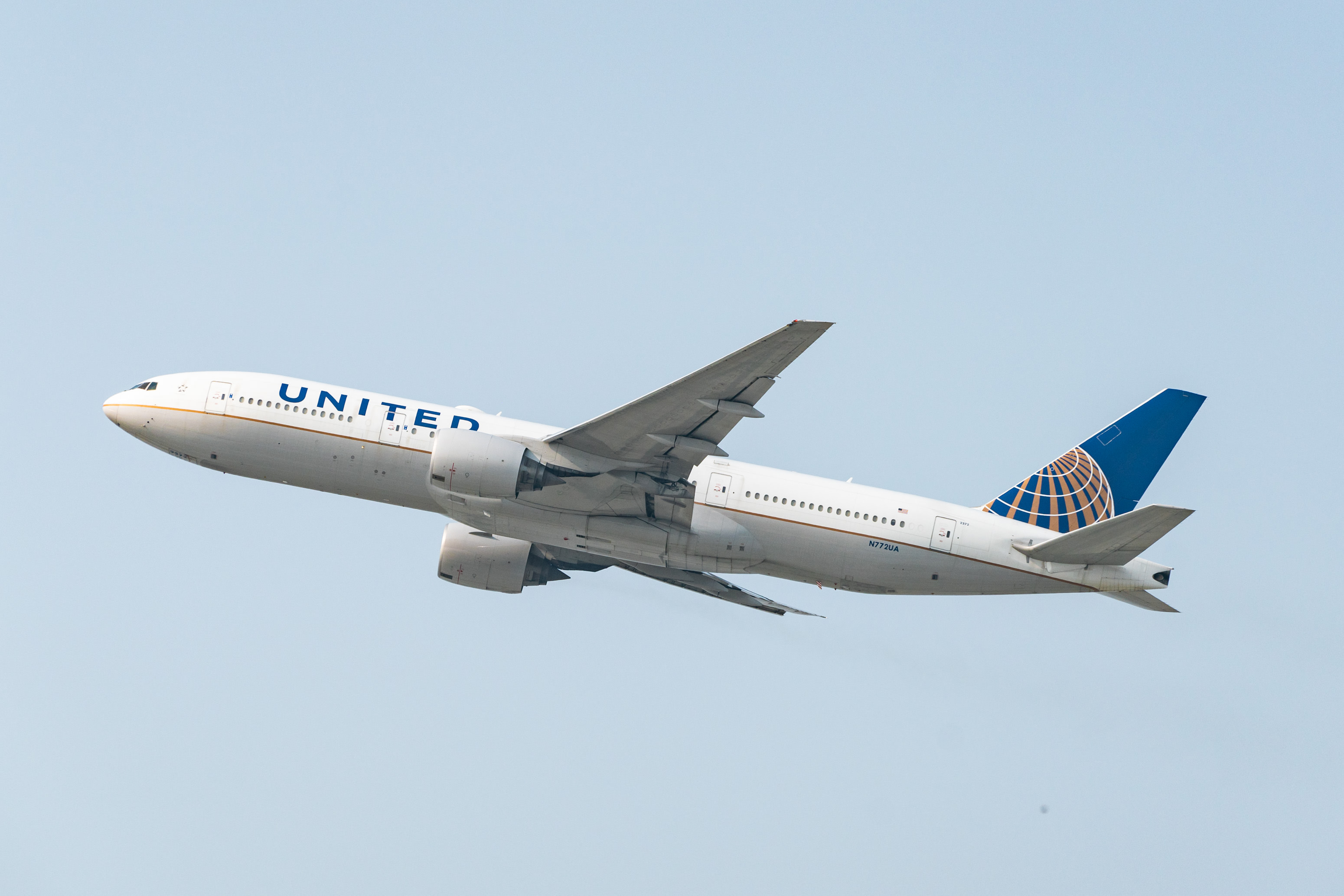 LOS ANGELES, CA - SEPTEMBER 15: United Airlines Boeing 777-222 takes off at Los Angeles international Airport on September 15, 2020 in Los Angeles, California. (Photo by AaronP/Bauer-Griffin/GC Images)