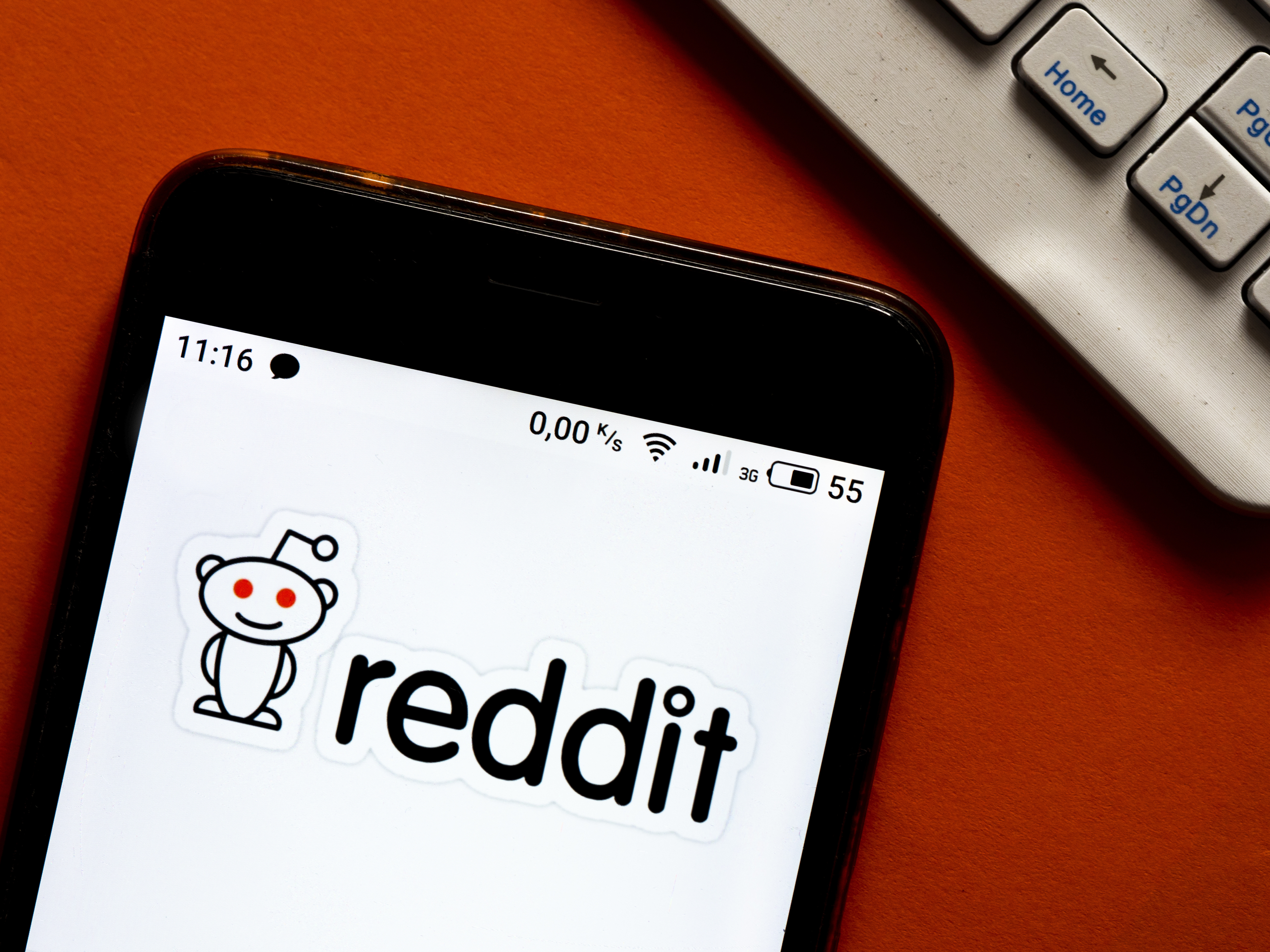 Reddit plans to pay remote workers the same, no matter where they live. 