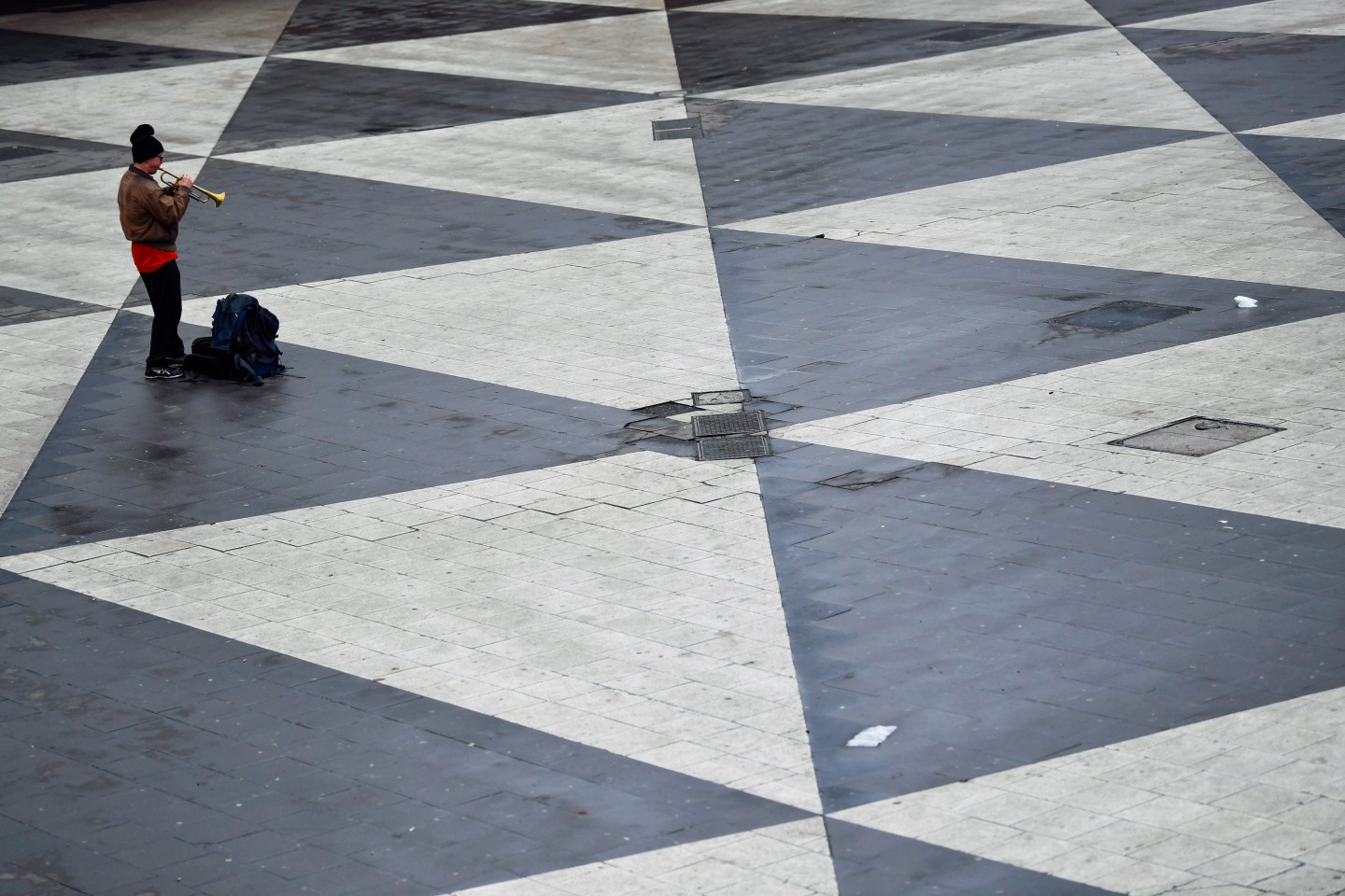 Suddenly, Swedes are ‘very worried’ that the ‘herd immunity’ strategy is no match for COVID