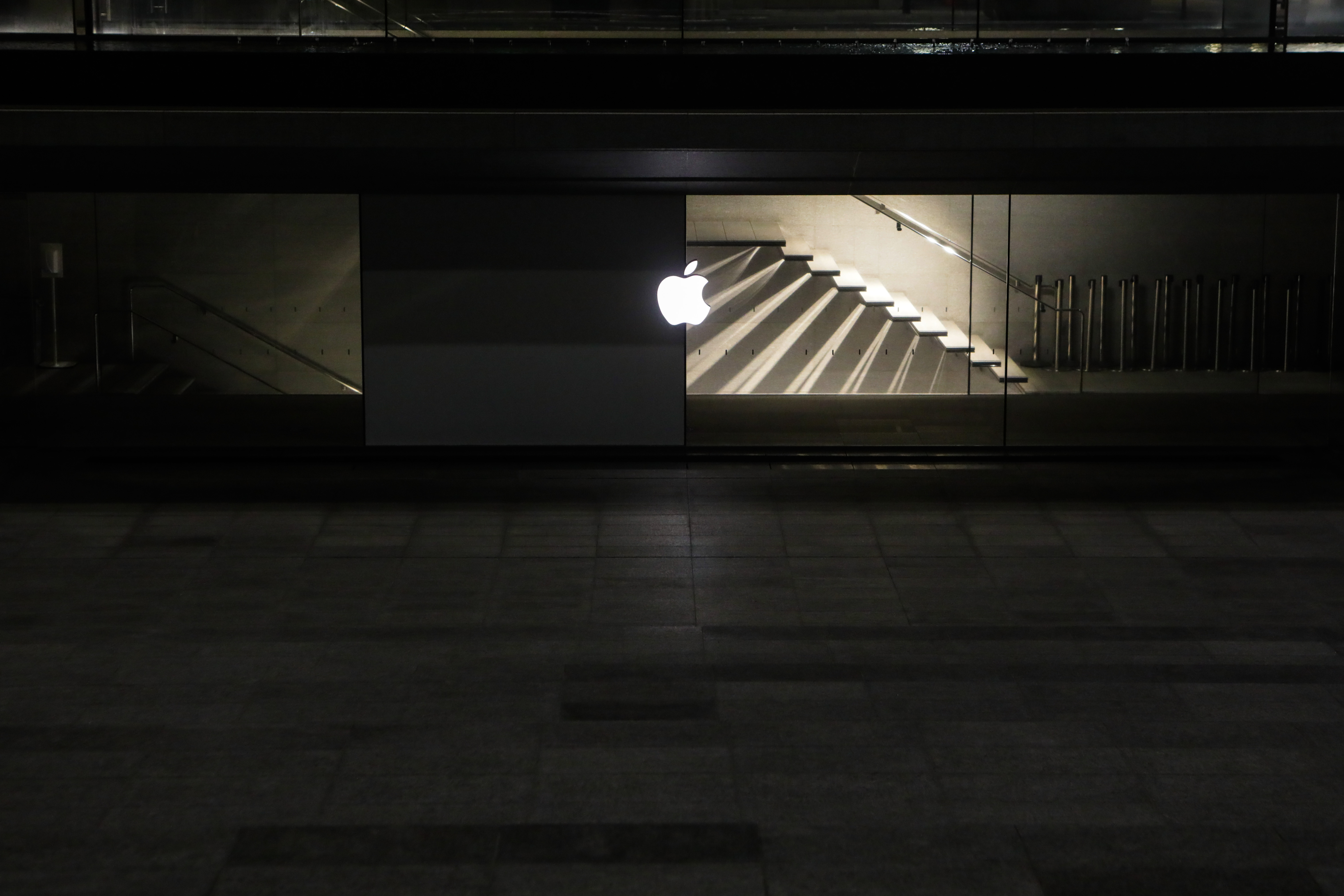 Apple settled accusations about its iPhone batteries. 
