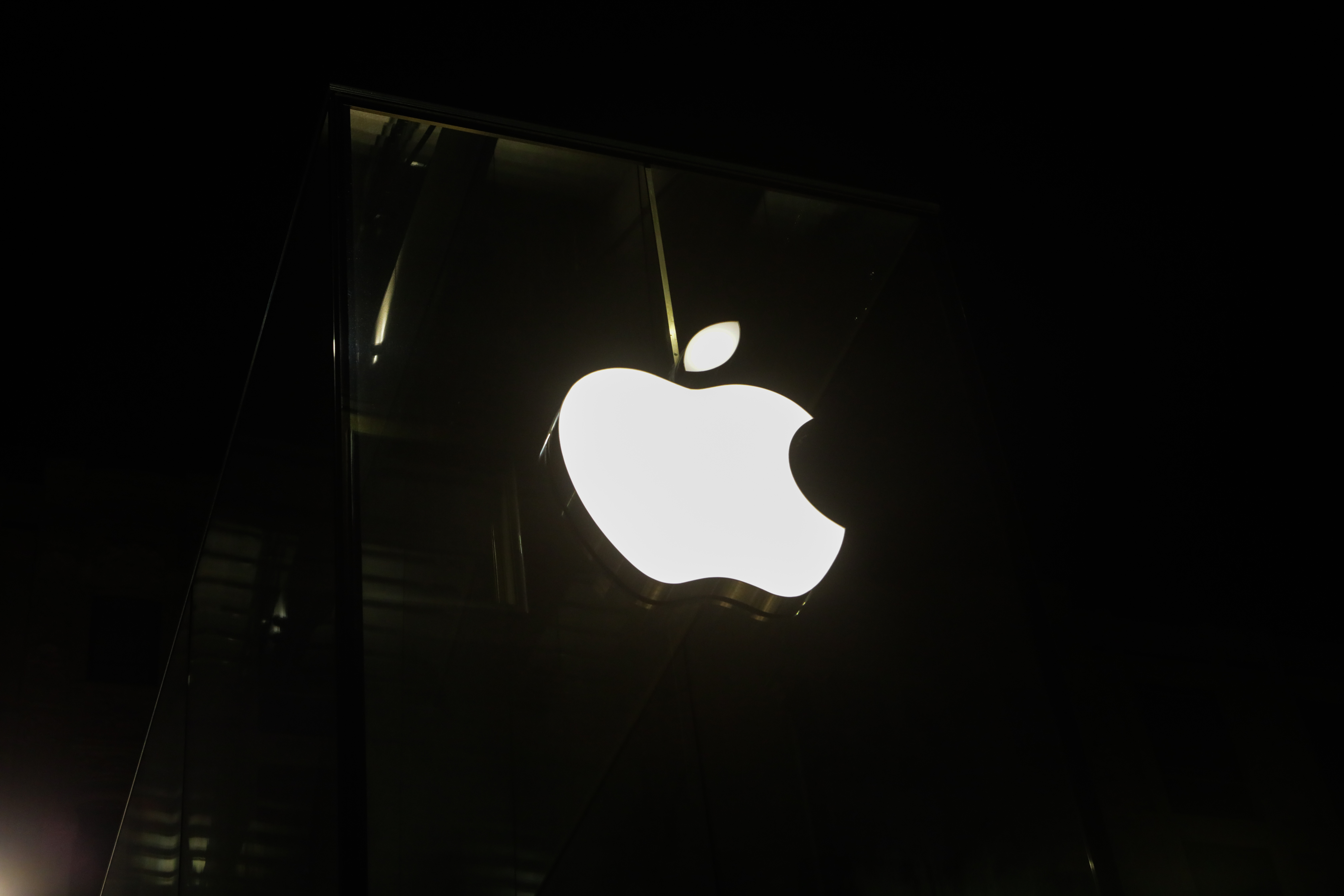 Fortnite may return to Apple iOS devices.