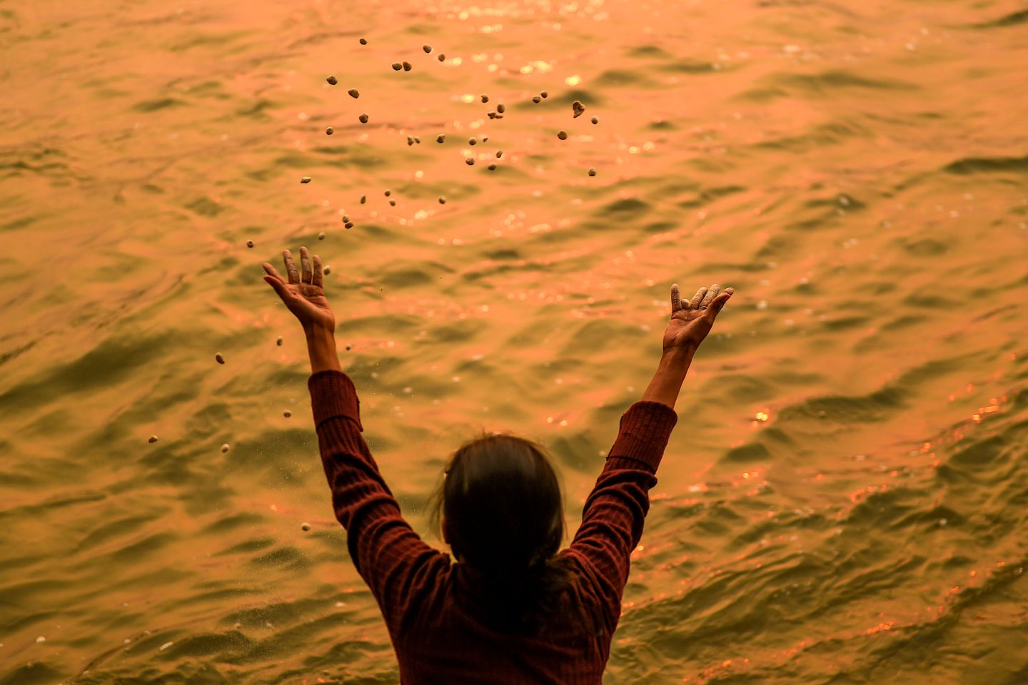 hindu river ceremony