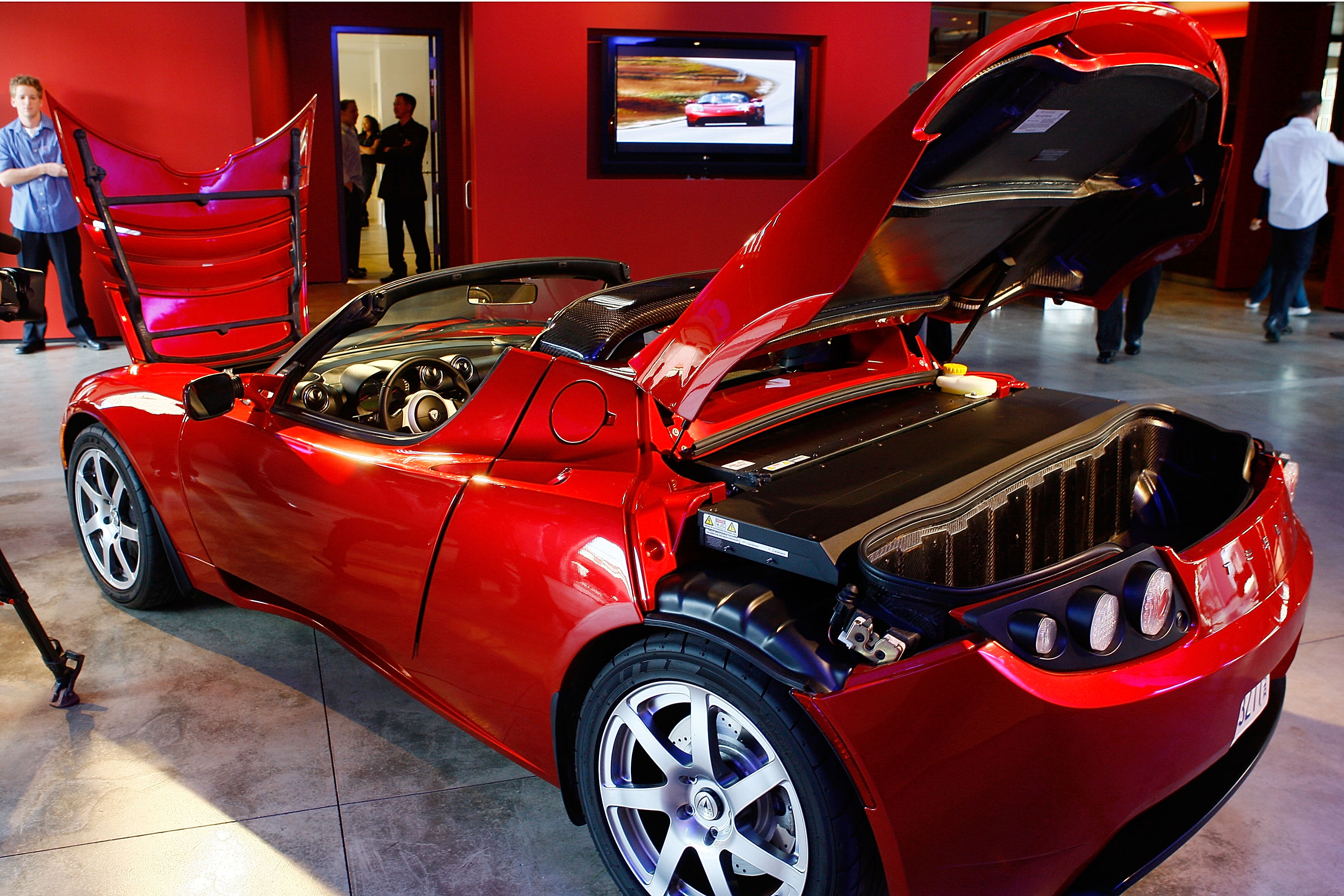 Apple declined to discuss buying Tesla, Elon Musk says.
