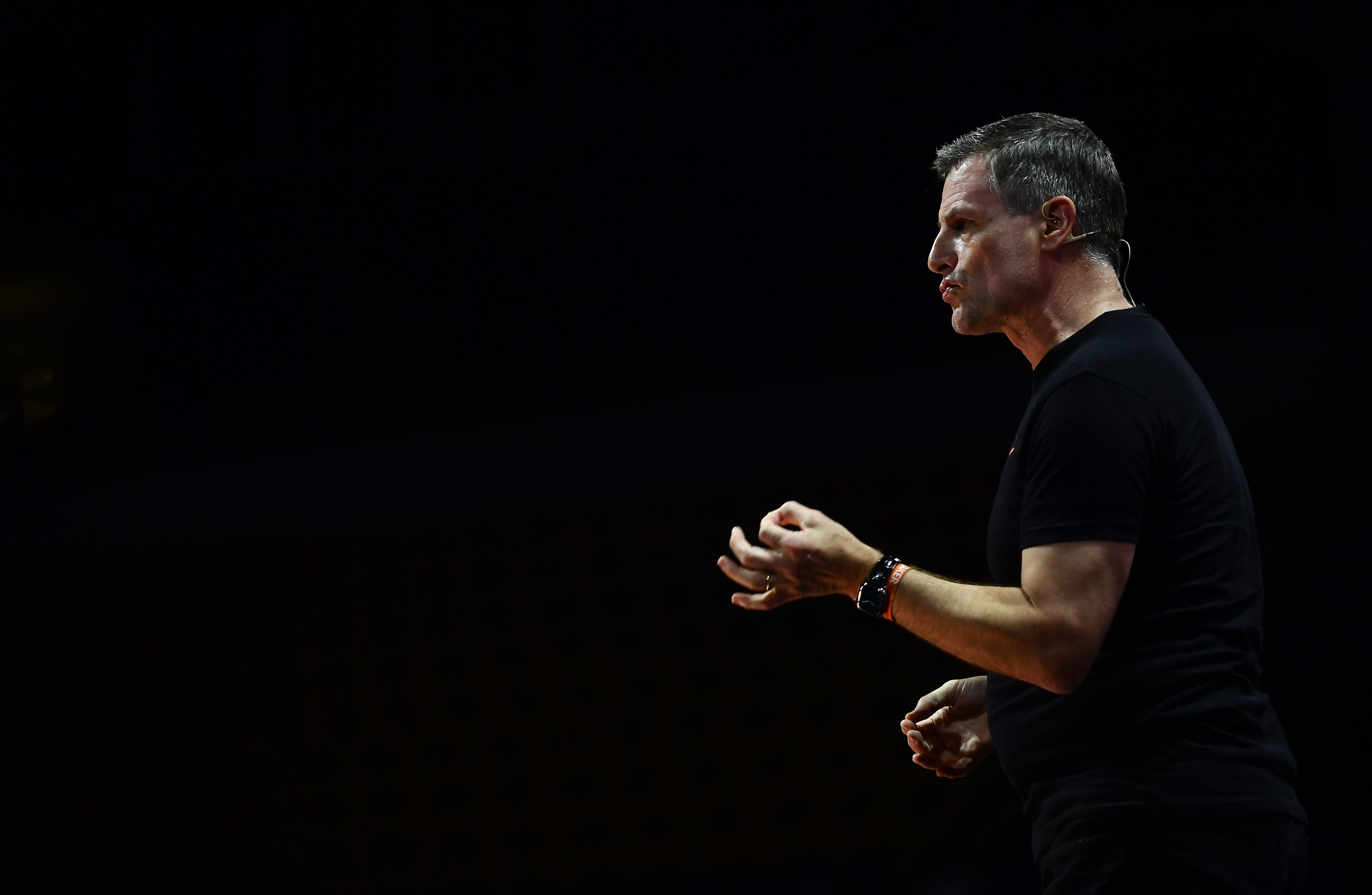 Verizon consumer group CEO Ronan Dunne predicts better 5G in 2021.