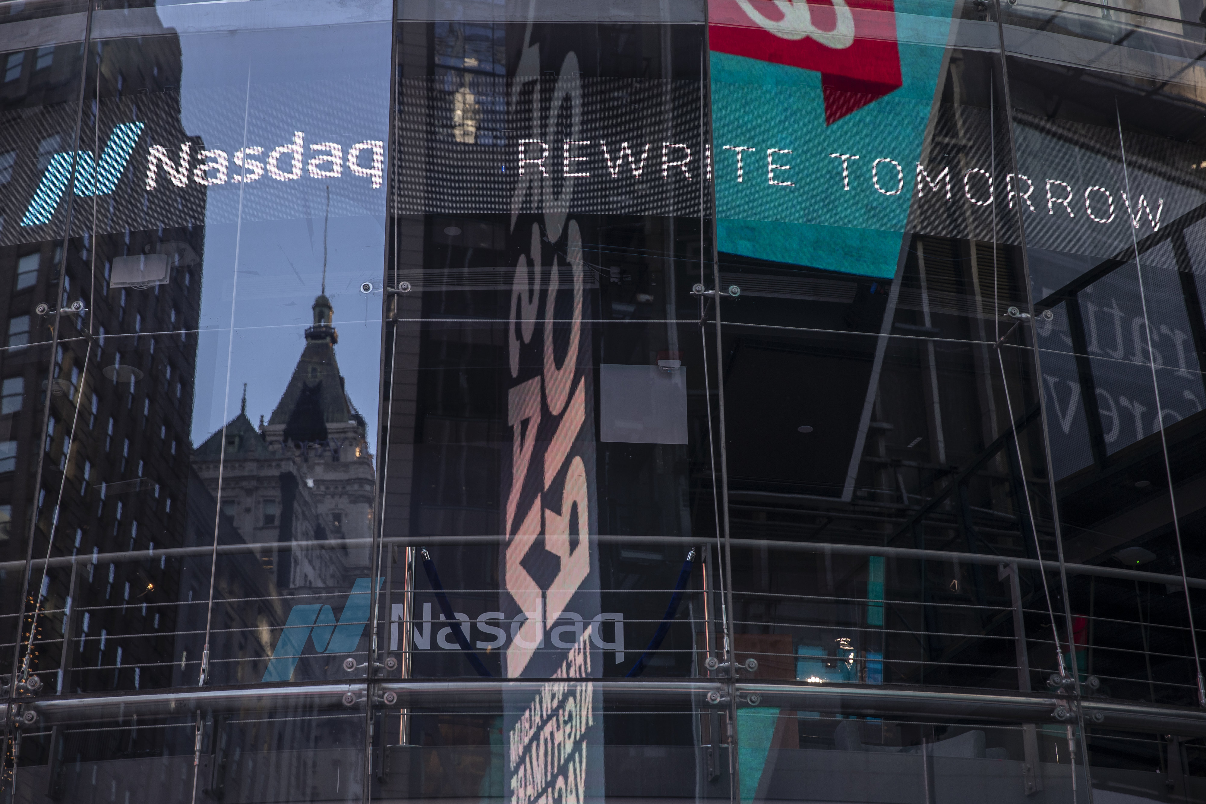 Wednesday's sell-off pushed the Nasdaq 100 into negative territory for the year. Big caps are making a modest comeback on Thursday.