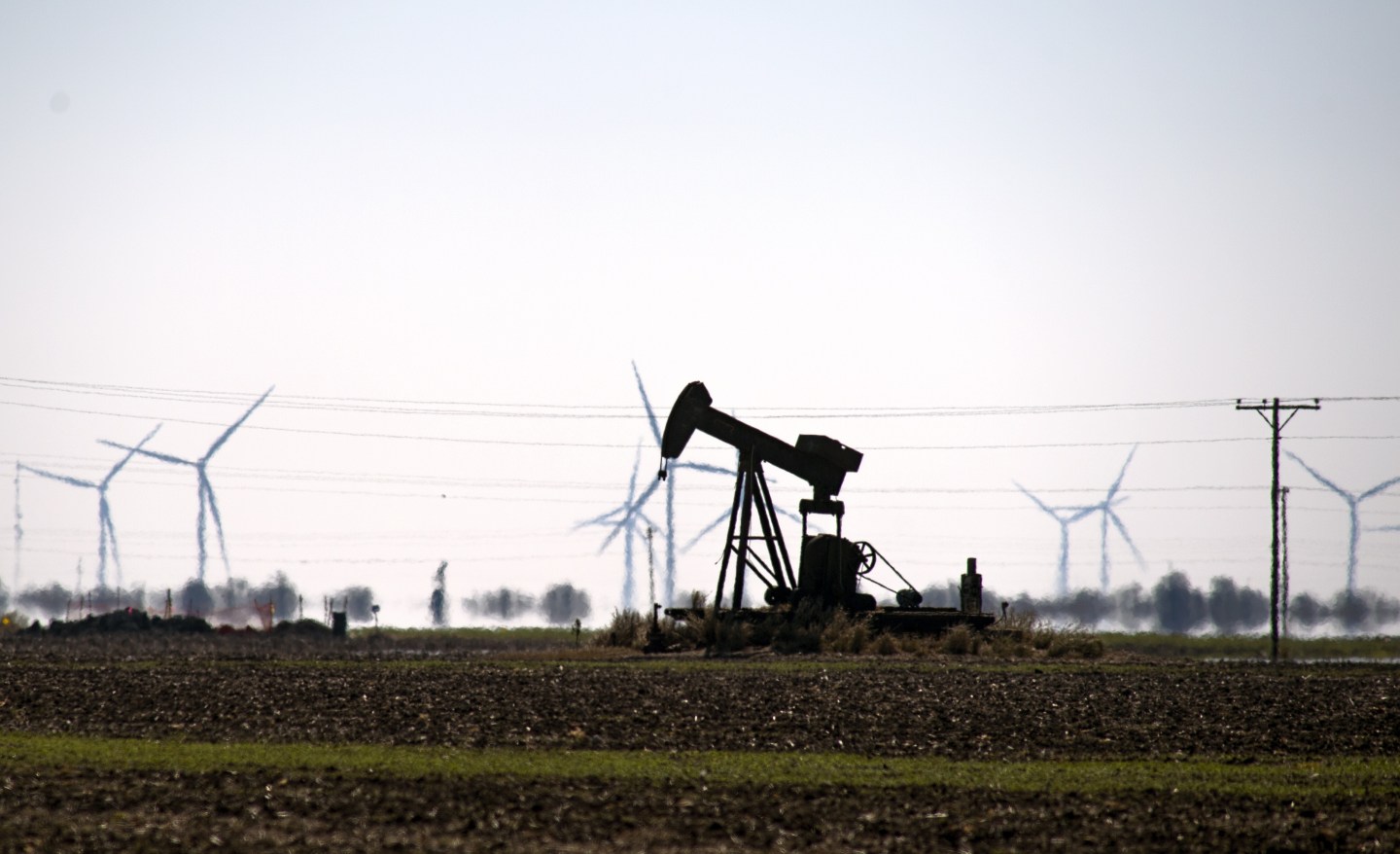 The top lobbying group for America’s oil and gas giants is poised to embrace carbon pricing, report says