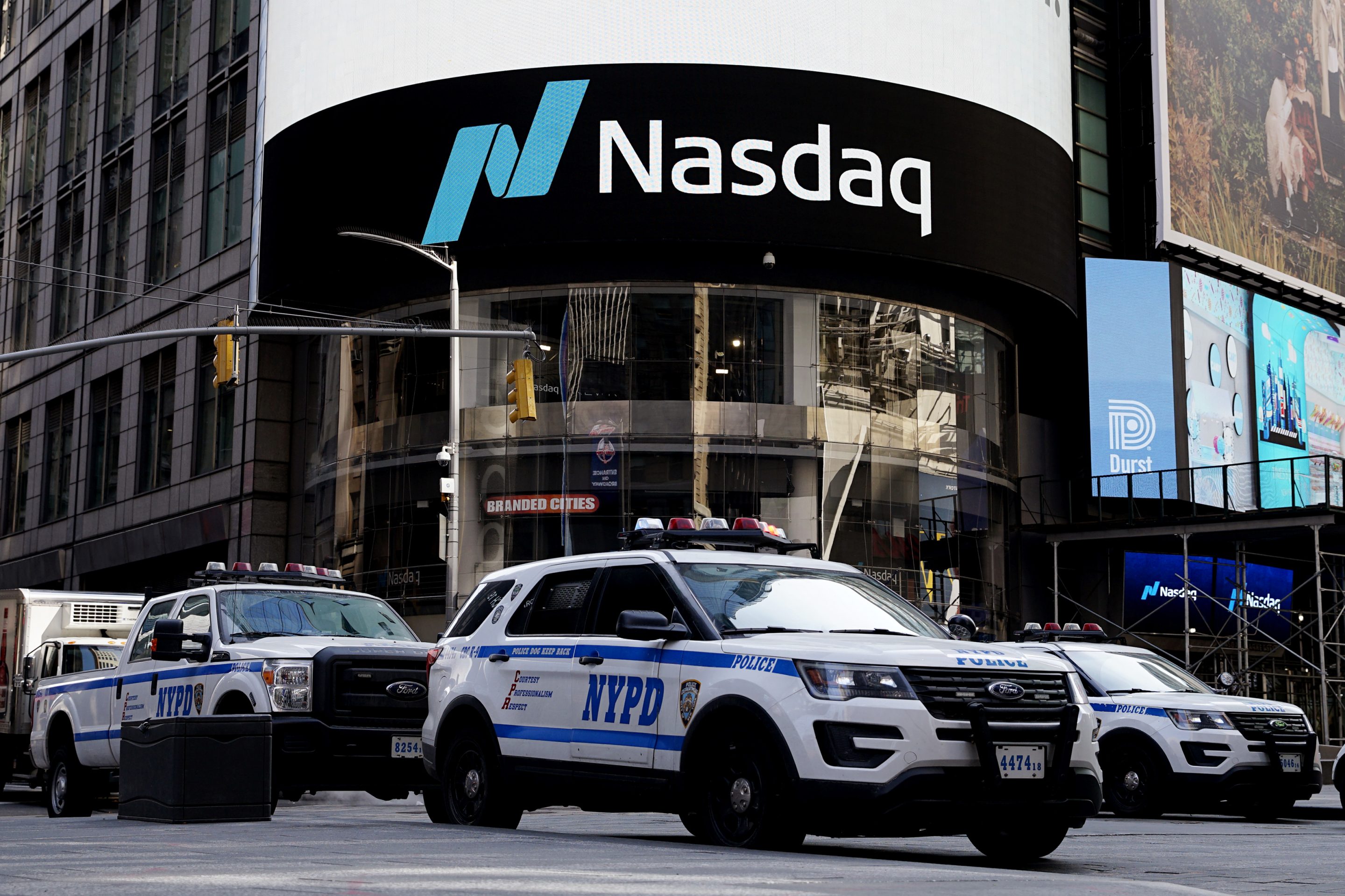 The latest gains on Nasdaq were driven by hedge funds covering short positions.