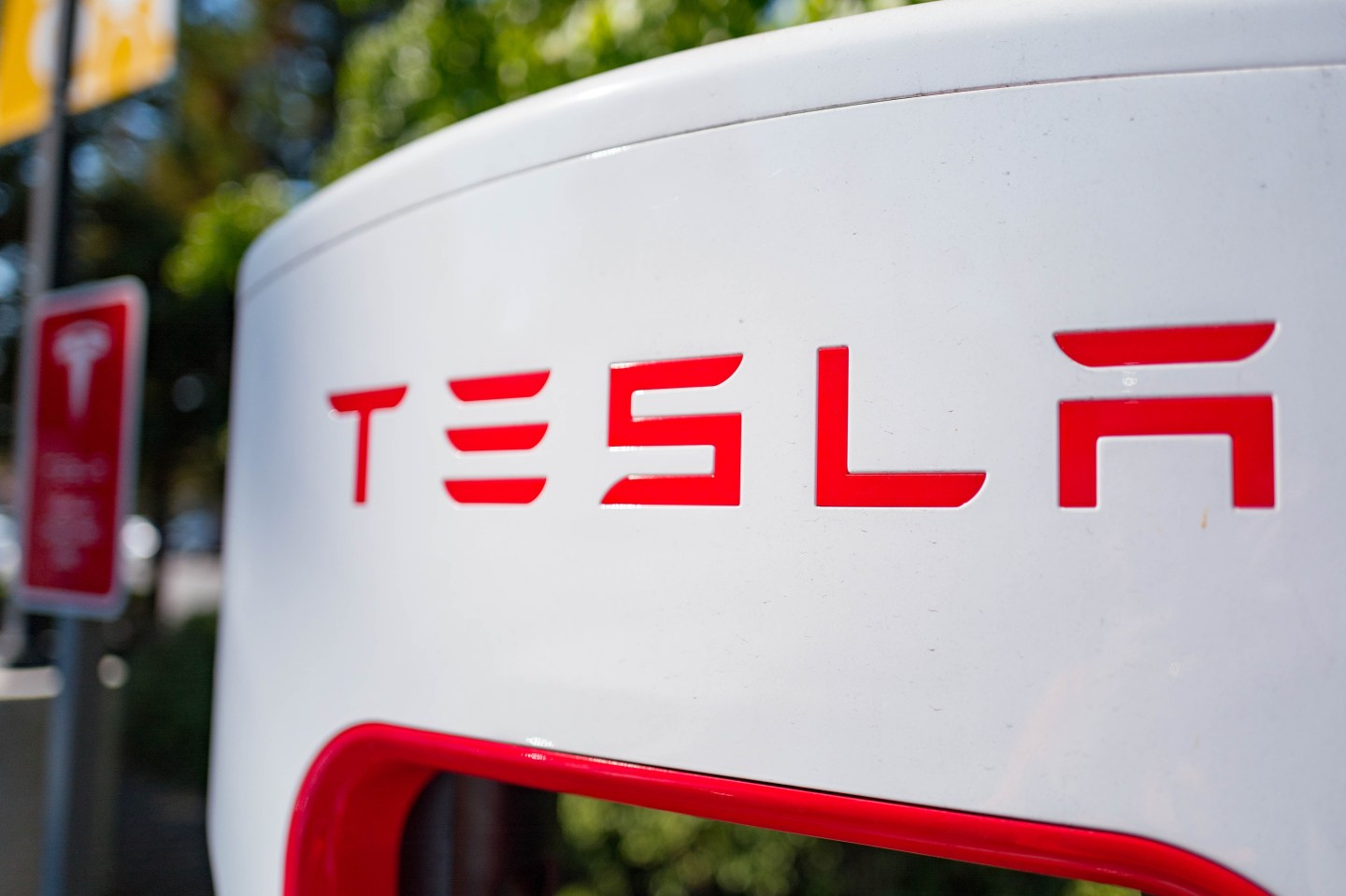 Why Tesla stock could be worth $1,300, according to one analyst