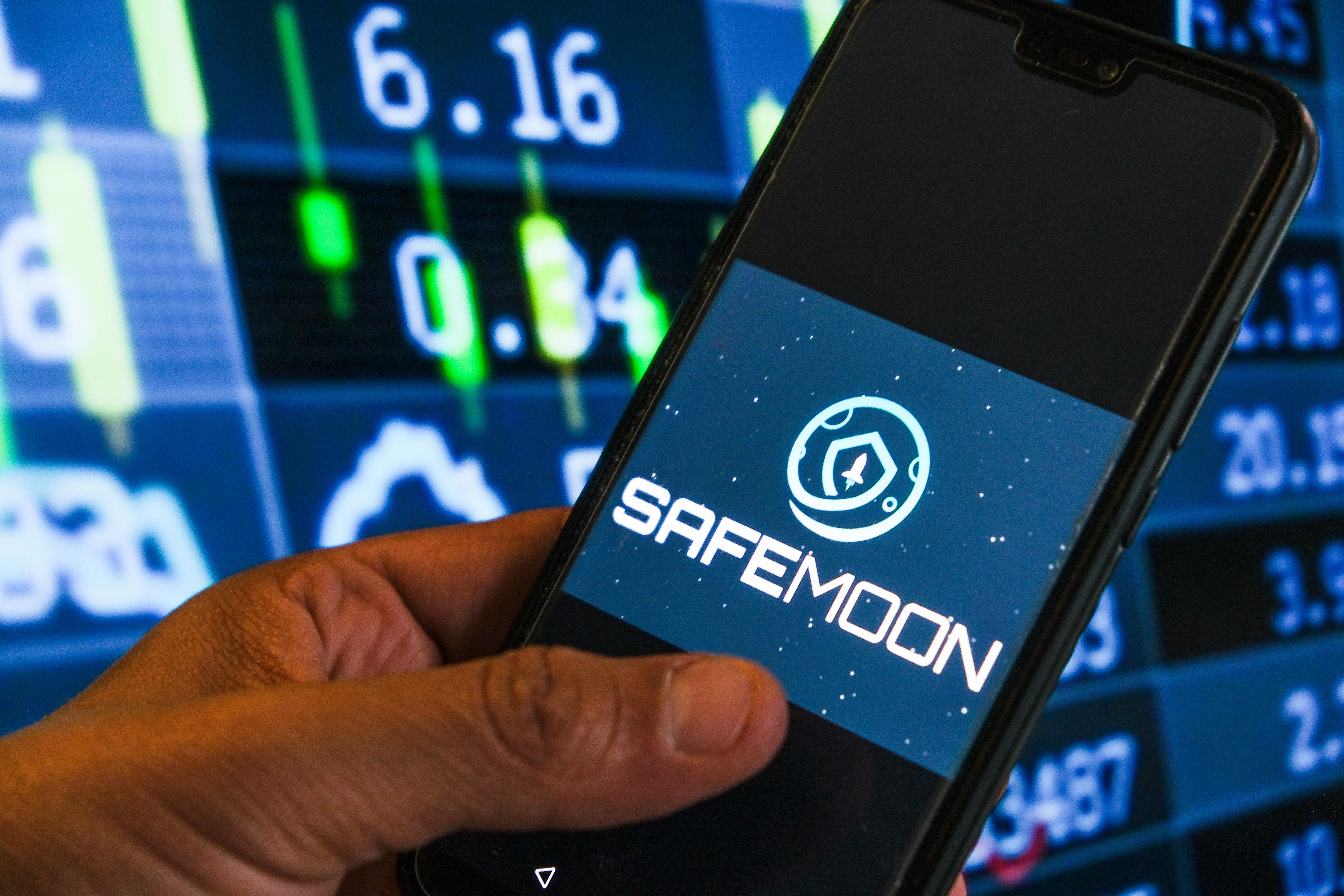 SafeMoon tried pitching itself as a cryptocurrency that wouldn't get caught up in the volatility of the market like other top cryptos. But Wednesday's crash tells a different story.