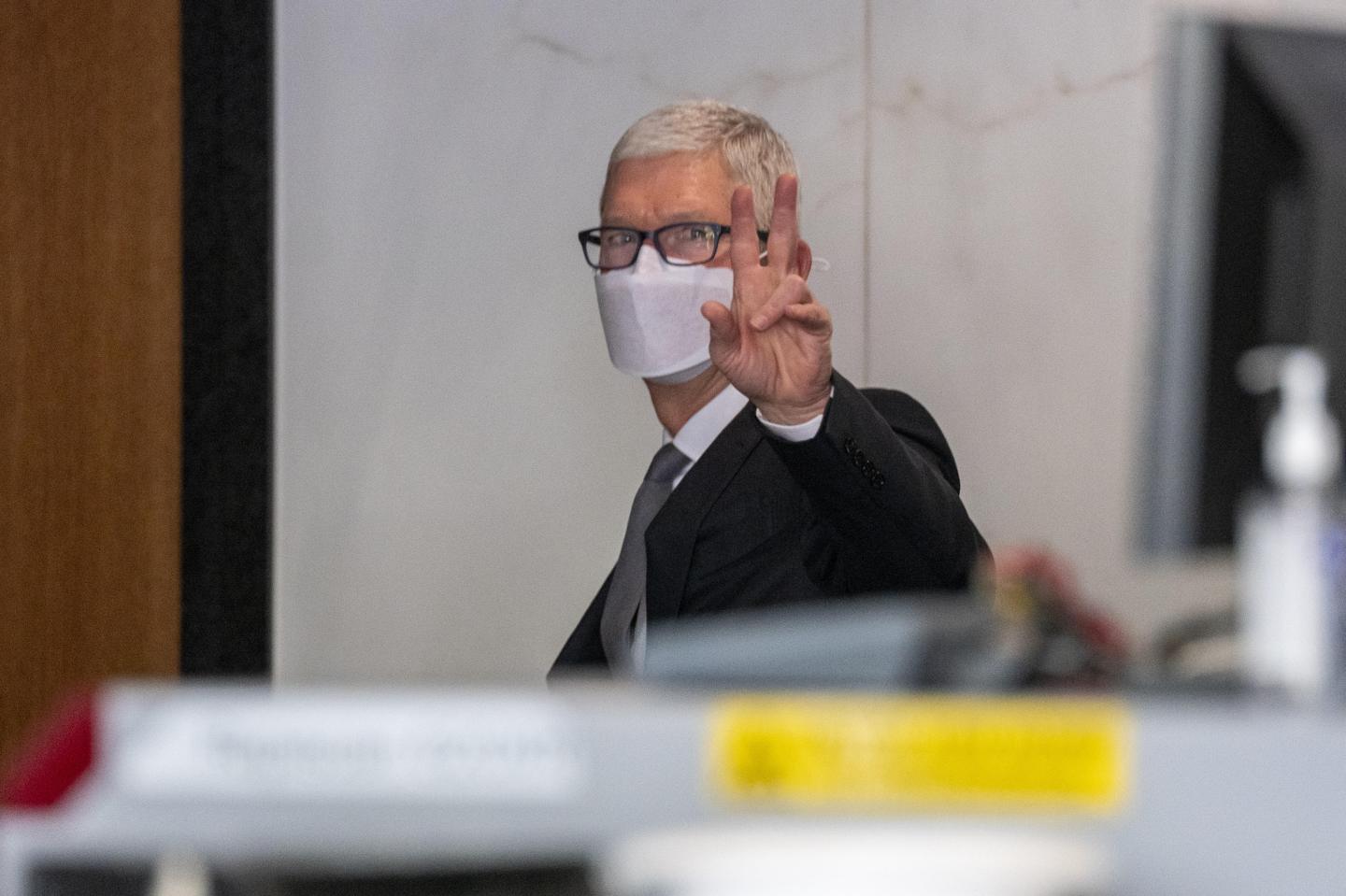 Judge grills Apple CEO Tim Cook during Epic antitrust trial