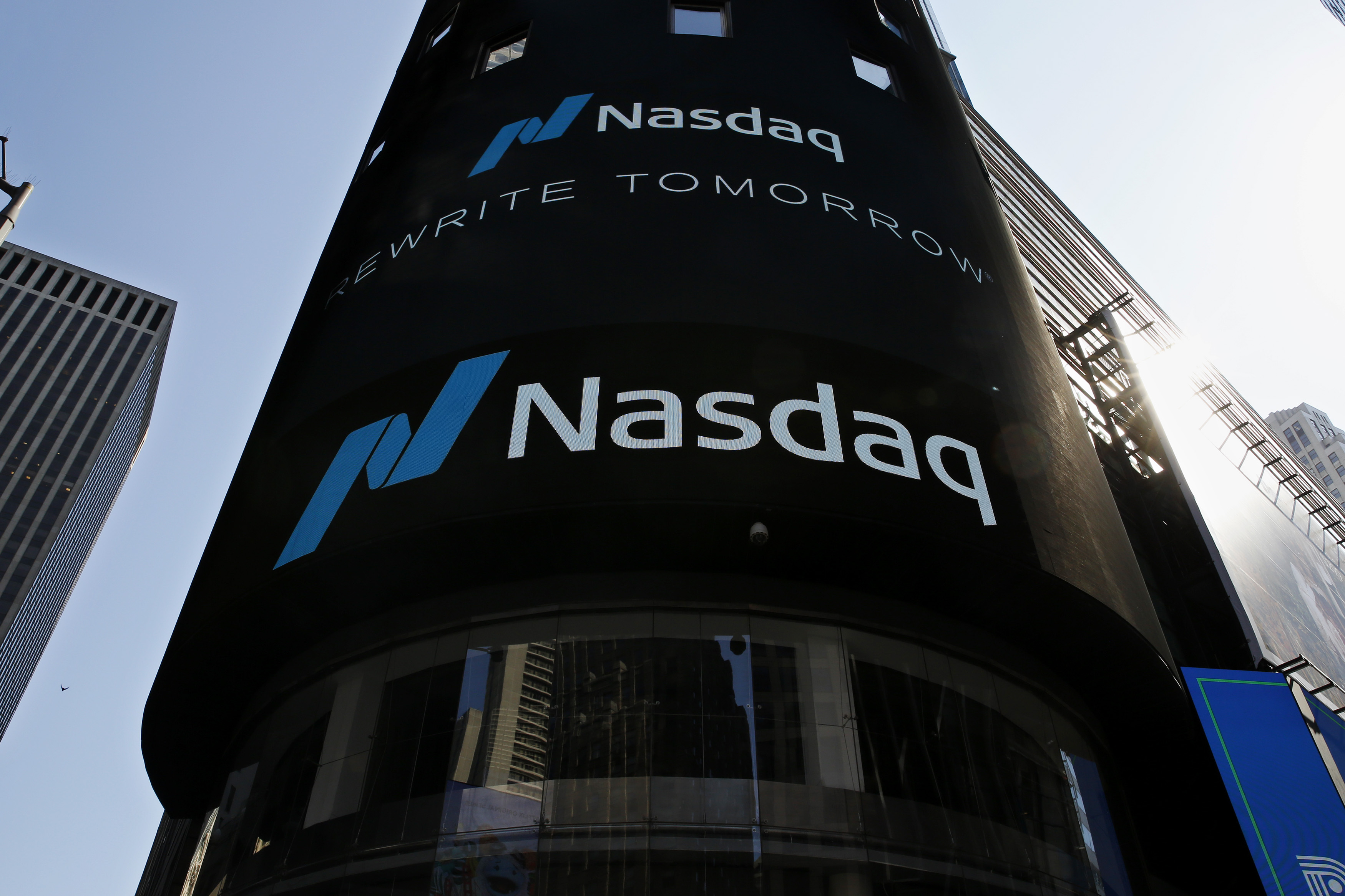 As the yield on 10-year Treasury notes continue to fall, tech futures gain ground.