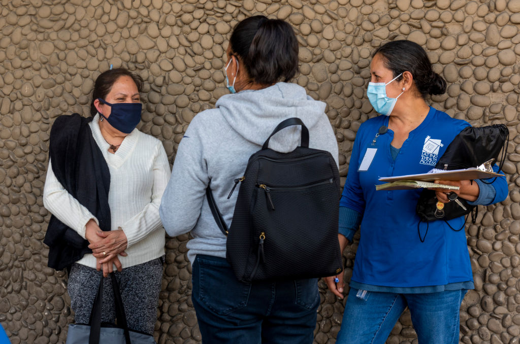 Latinos COVID vaccine