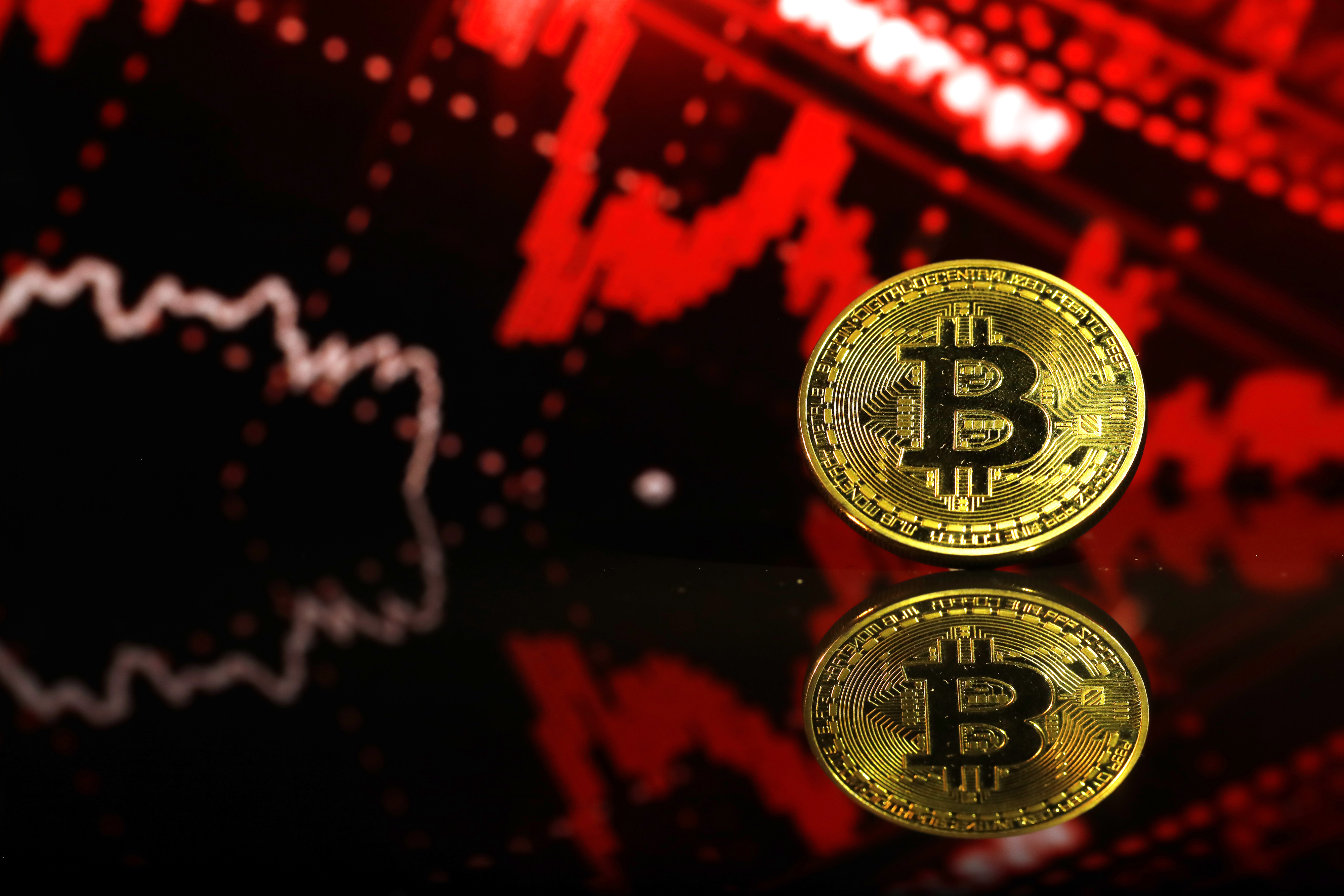 Bitcoin's volatility has decreased in recent days, leading investors to see signs of recovery.