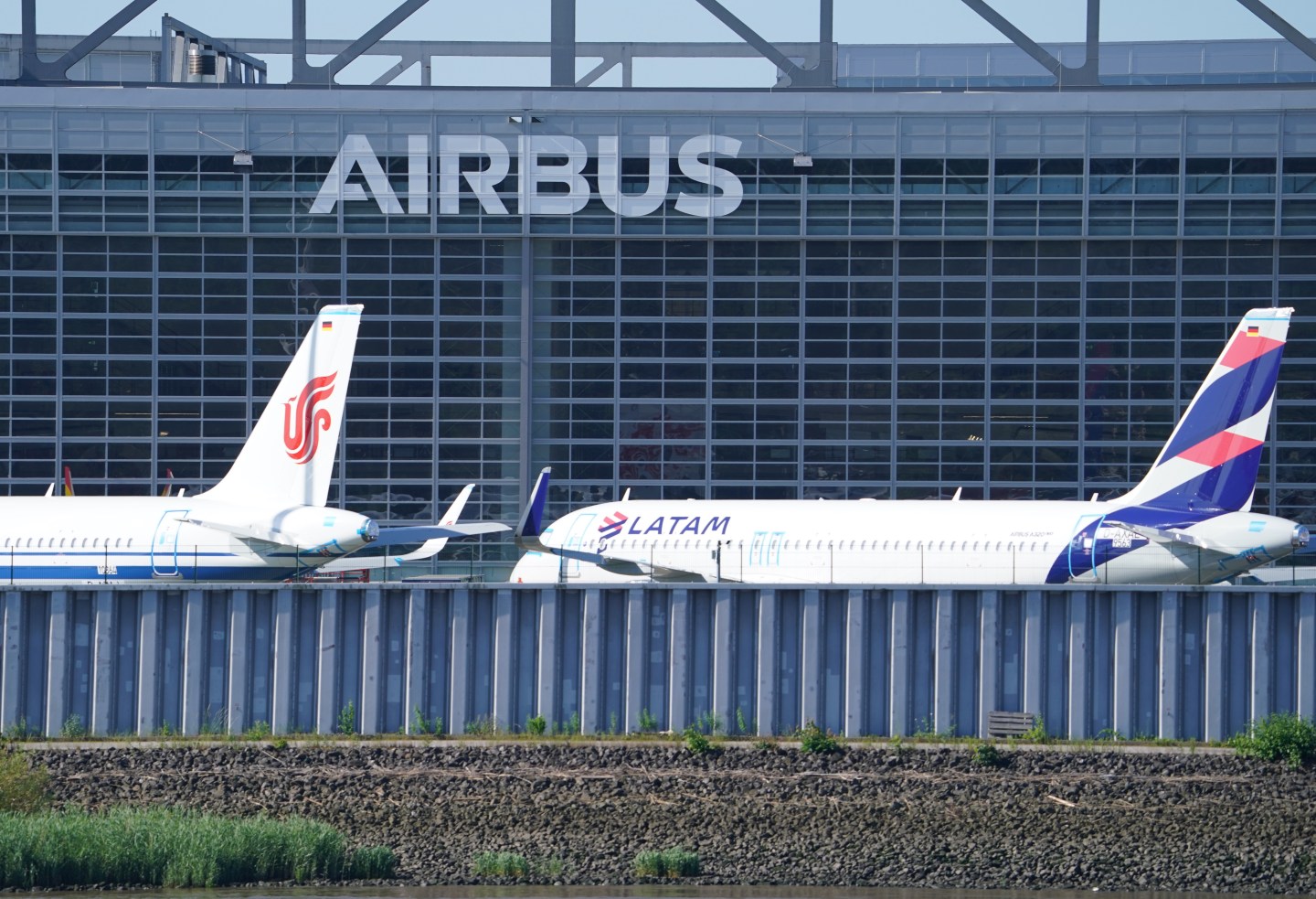 U.S. and EU agree to five-year truce in long running Boeing vs Airbus dispute