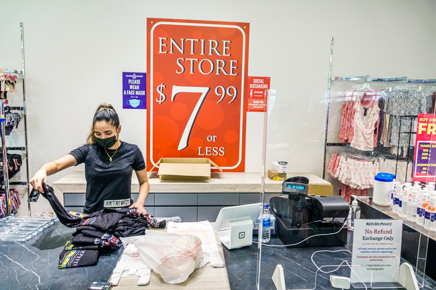 Workers are leaving the retail industry in droves