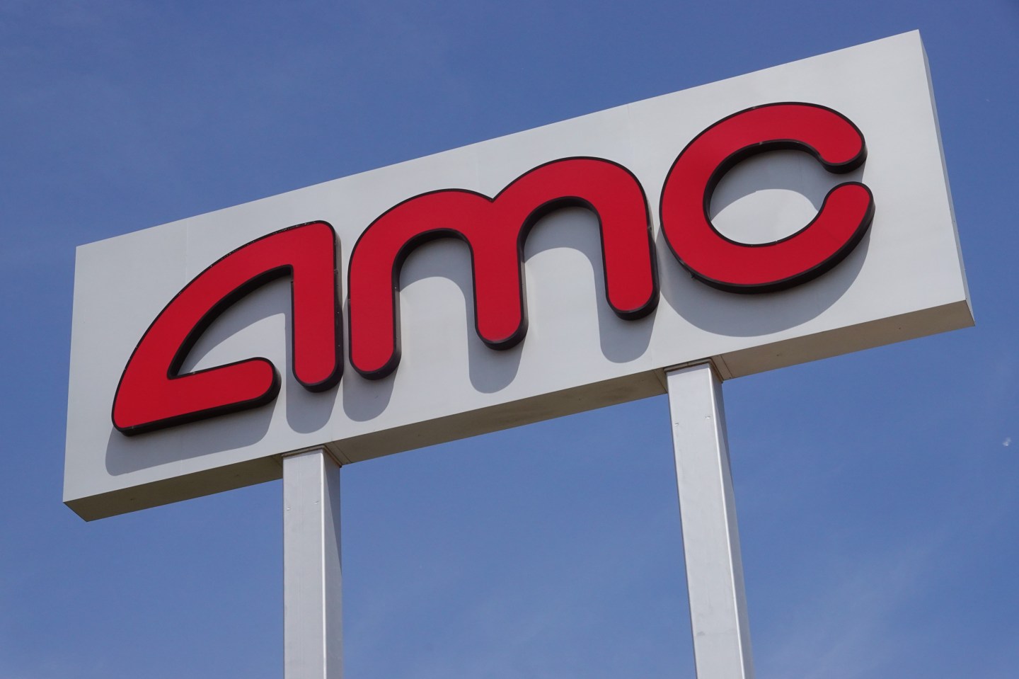 AMC is rallying again. But this time, the shorts are hanging on