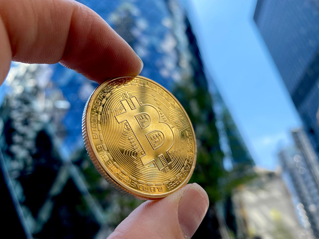 Bitcoin has jumped more than 5% in the past 24 hours. Meanwhile, investors continue to dump equities.