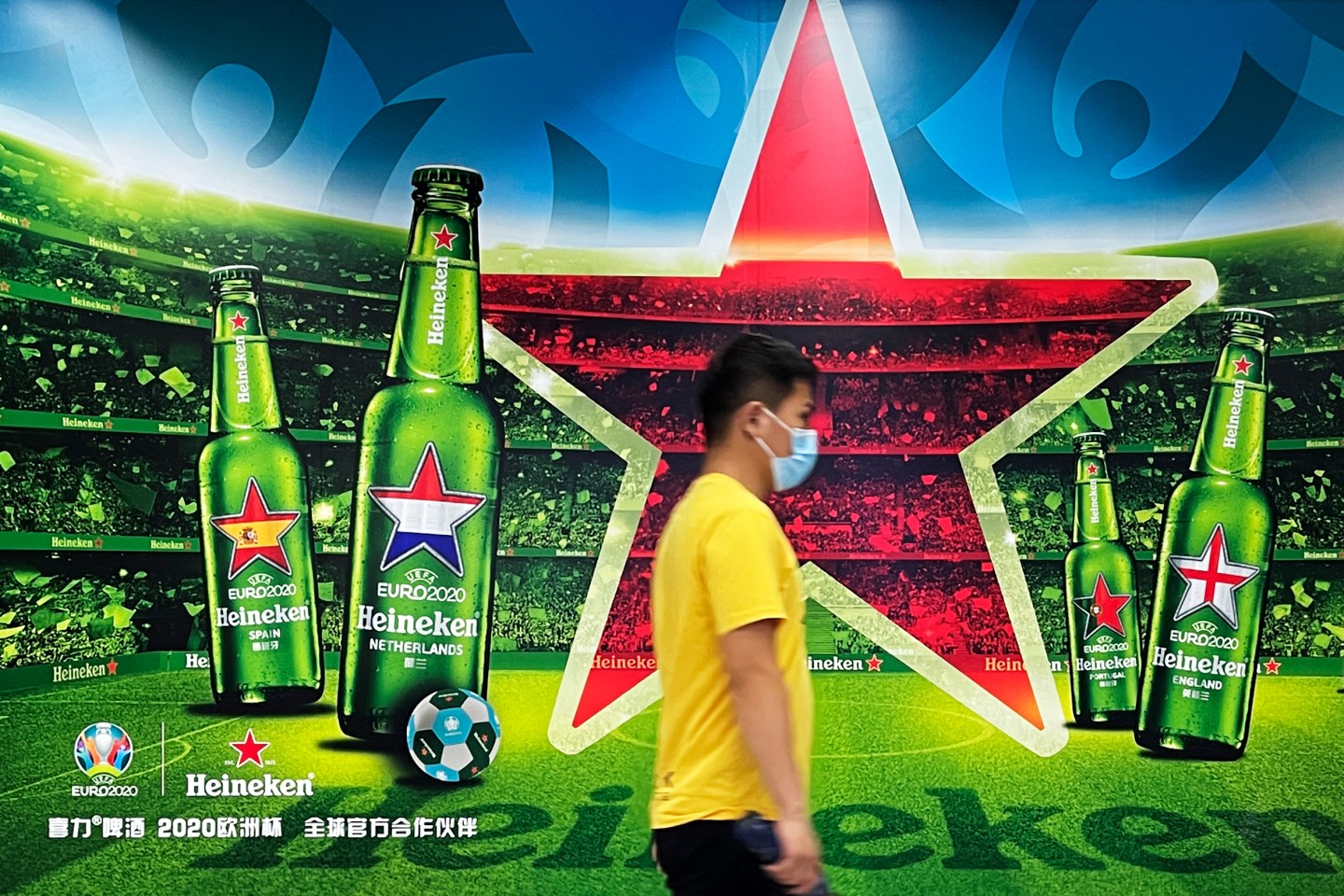 ‘The night belongs to the vaccinated’: Anti-vaxxers call for Heineken boycott over new ad