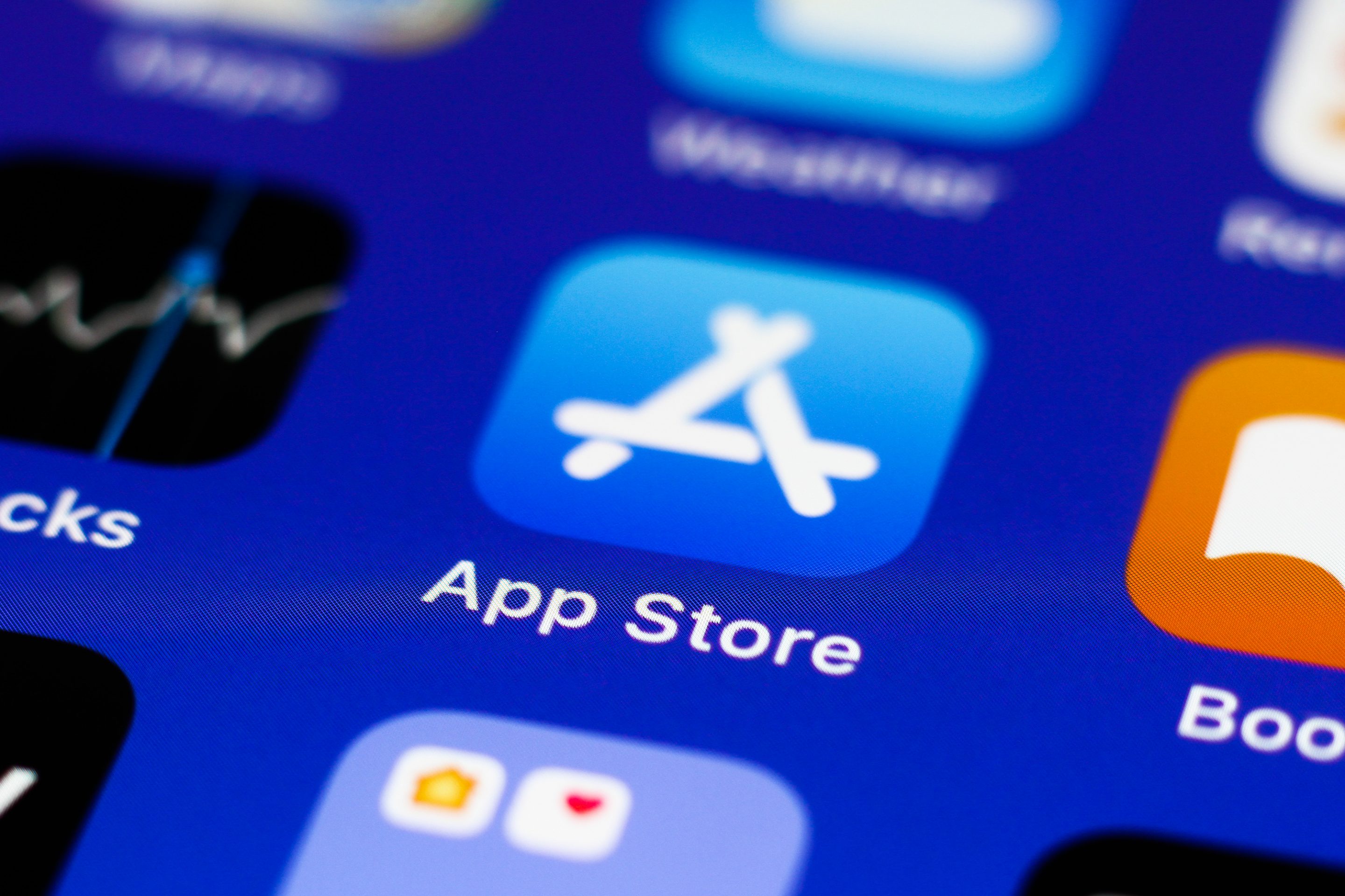 To settle a class-action lawsuit with app developers, Apple agreed to allow services to email customers about alternate payment methods.