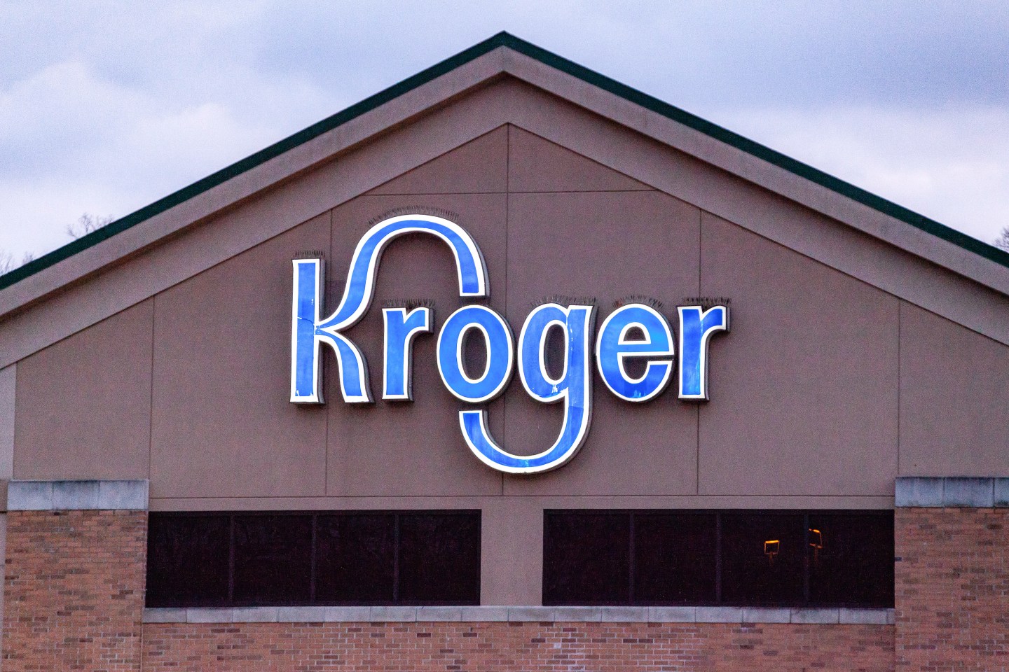 Kroger and Instacart launch 30-minute grocery delivery service in the U.S.