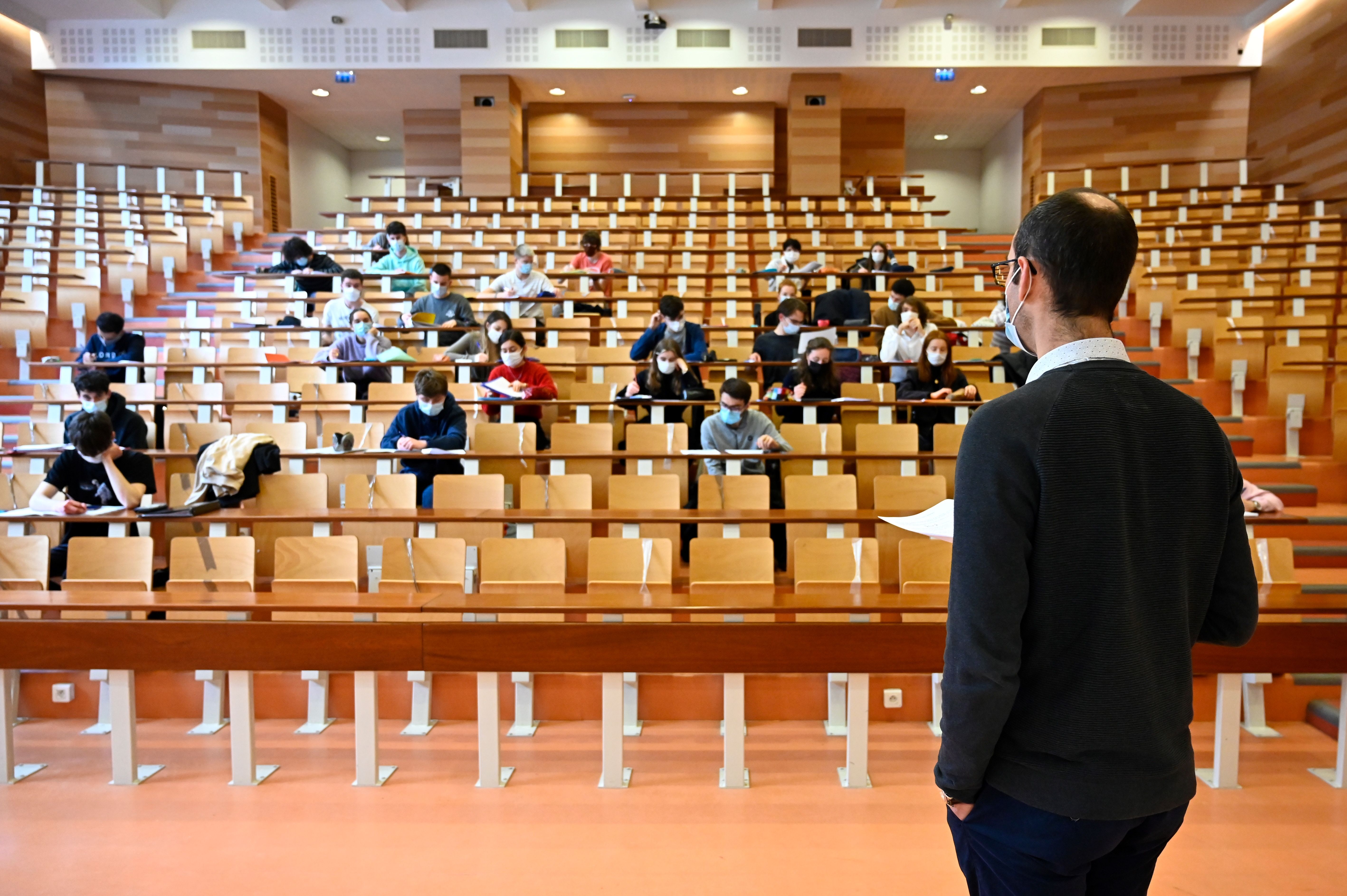 A recent study from the National Association of Colleges and Employers (NACE) looks at the top-earning majors for the class of 2020.