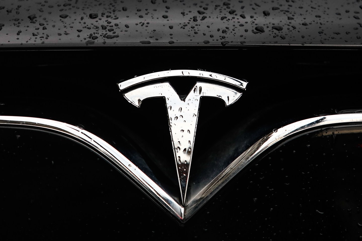 Musk aims to roll out full self-driving to Tesla owners this month, ignoring U.S. probe