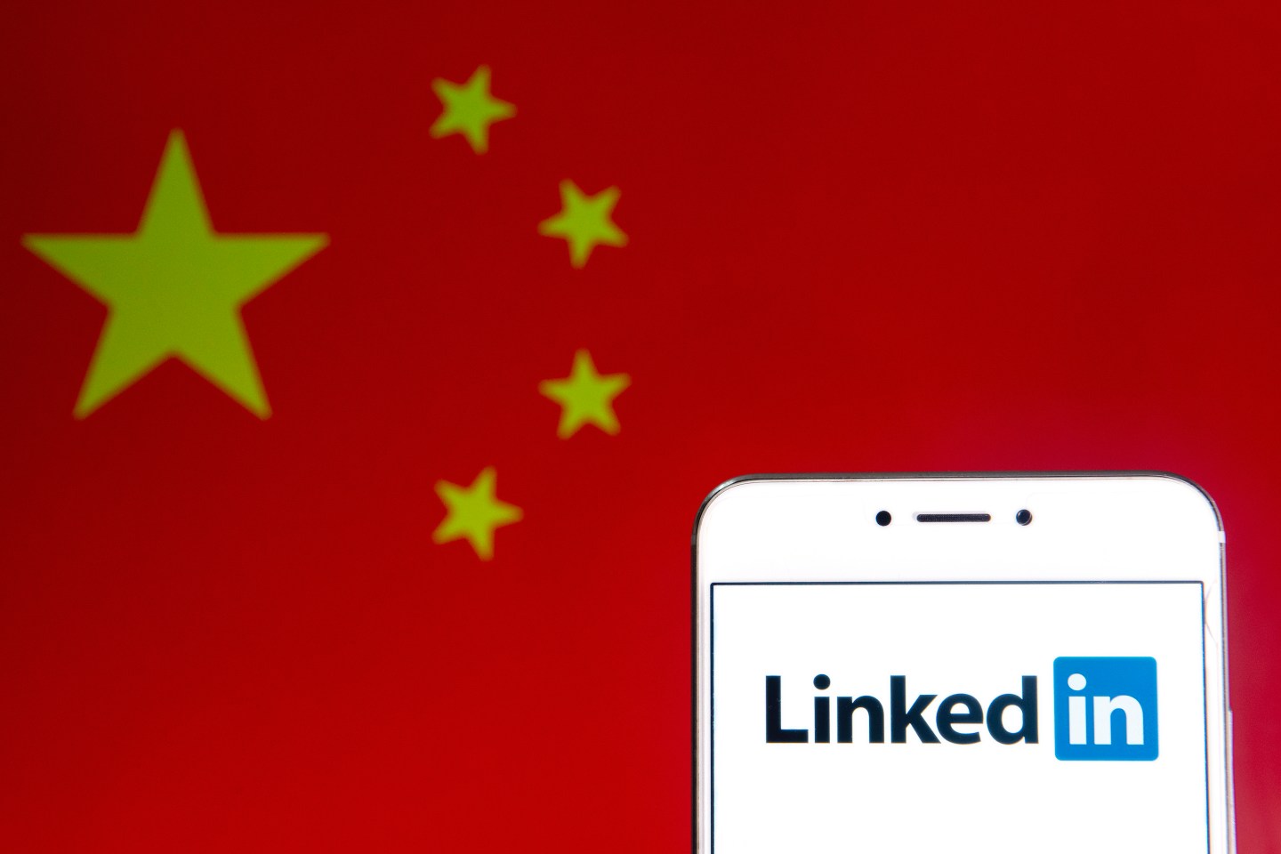 Microsoft deletes its LinkedIn profile in China