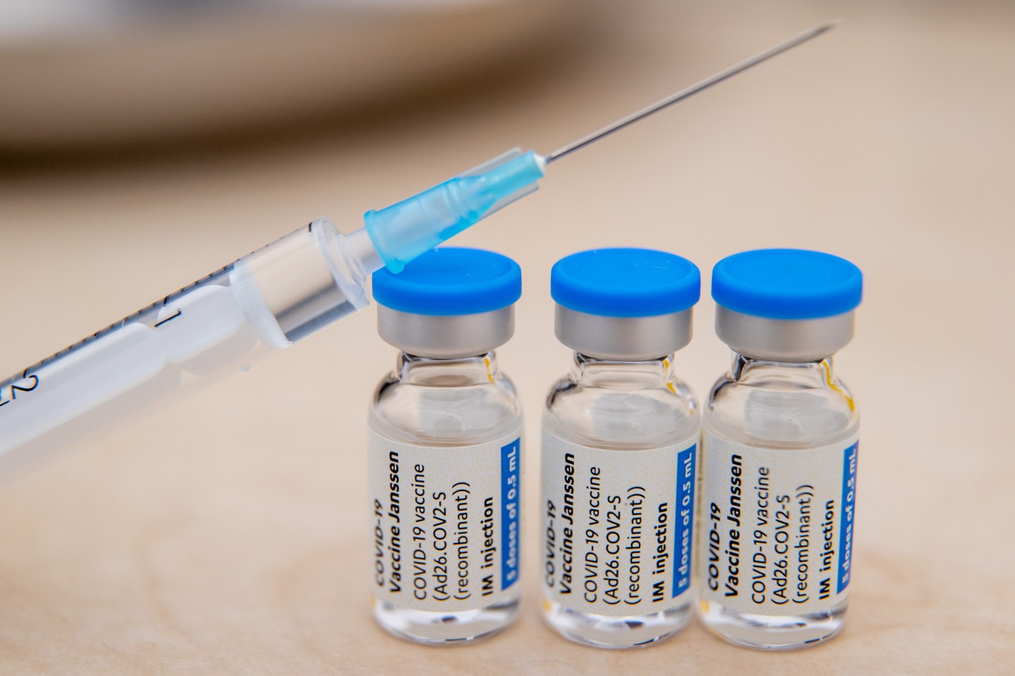 FDA advisors unanimously back Johnson & Johnson COVID boosters for people 18 and older