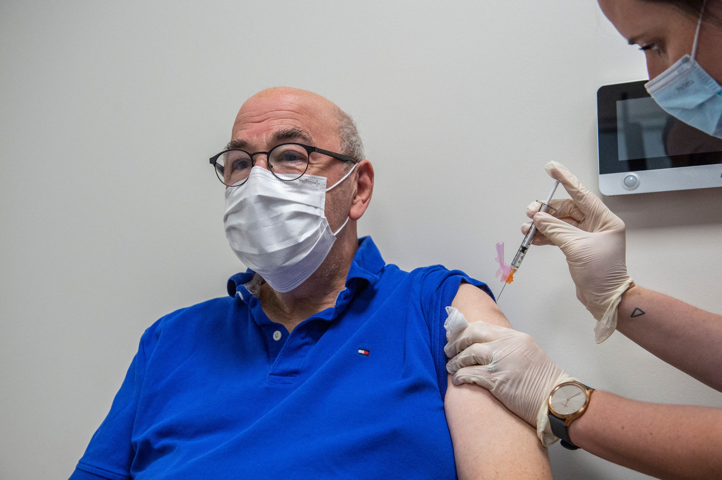 Cancer patient receives booster shot