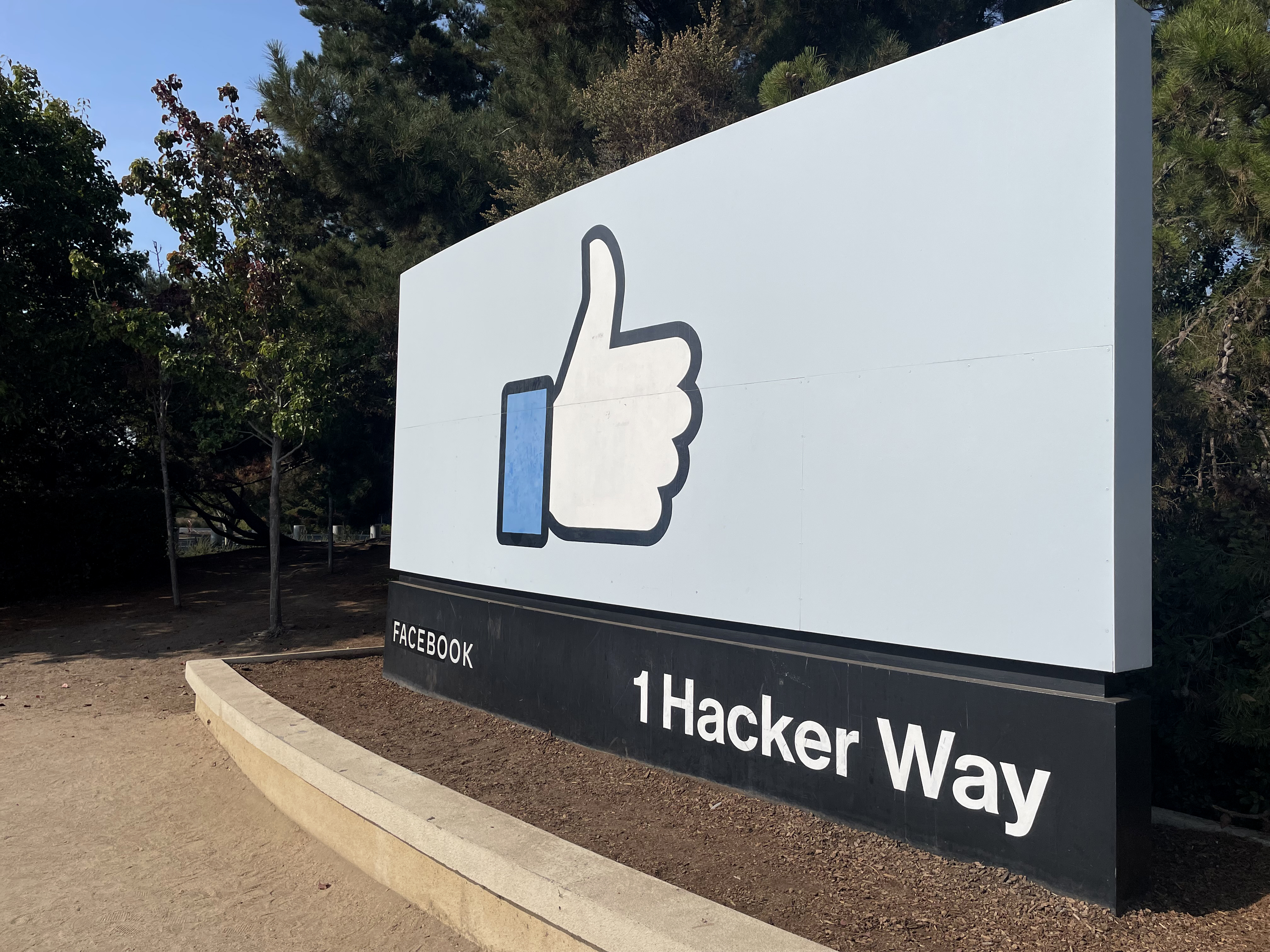 Six hours after Facebook, WhatsApp and Instagram went down, service started coming back online.
