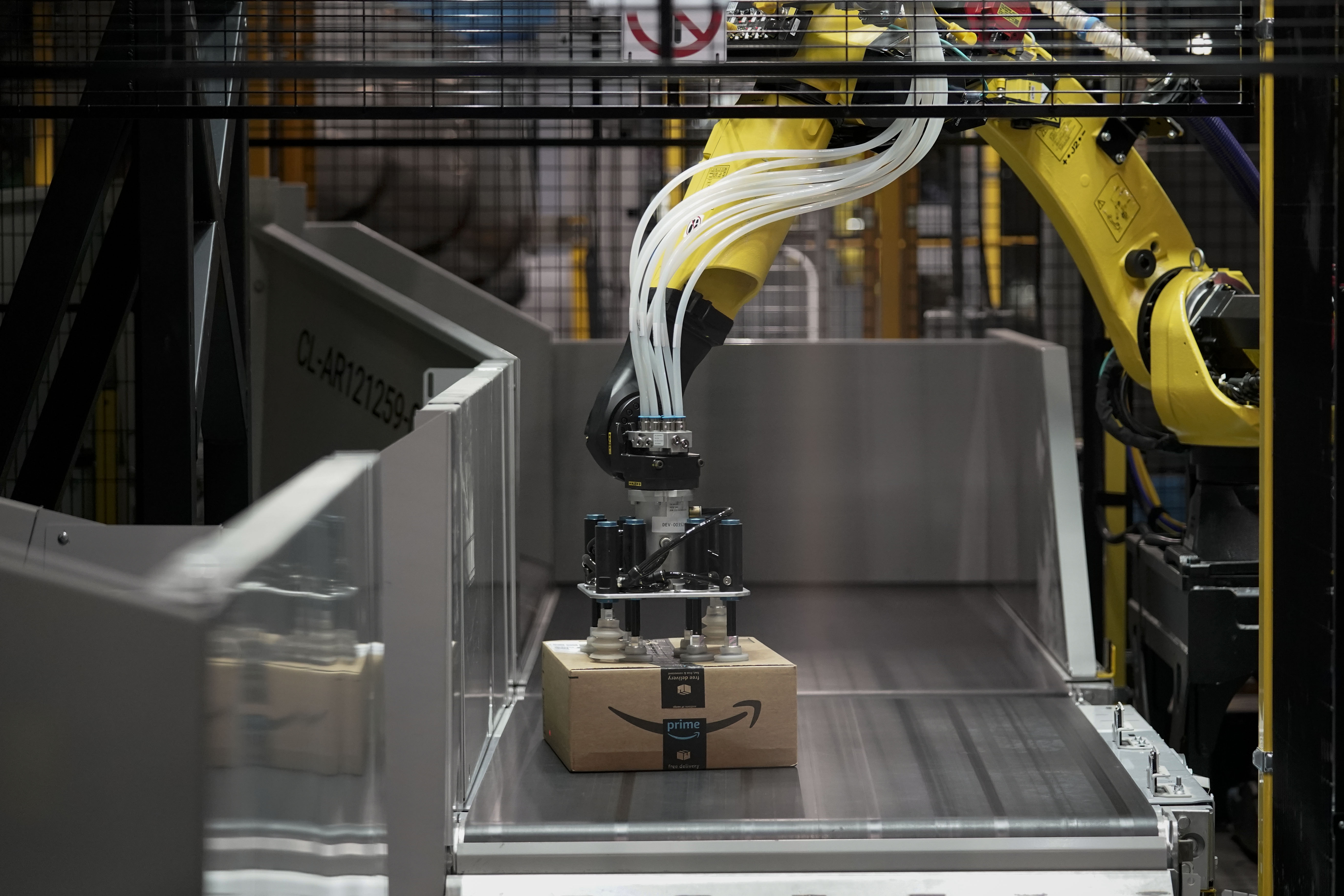 Amazon stunned investors on Thursday after the bell with a rare "miss"—Apple did as well. The tech giants saw billions in market cap evaporate in a big sell-off overnight.
