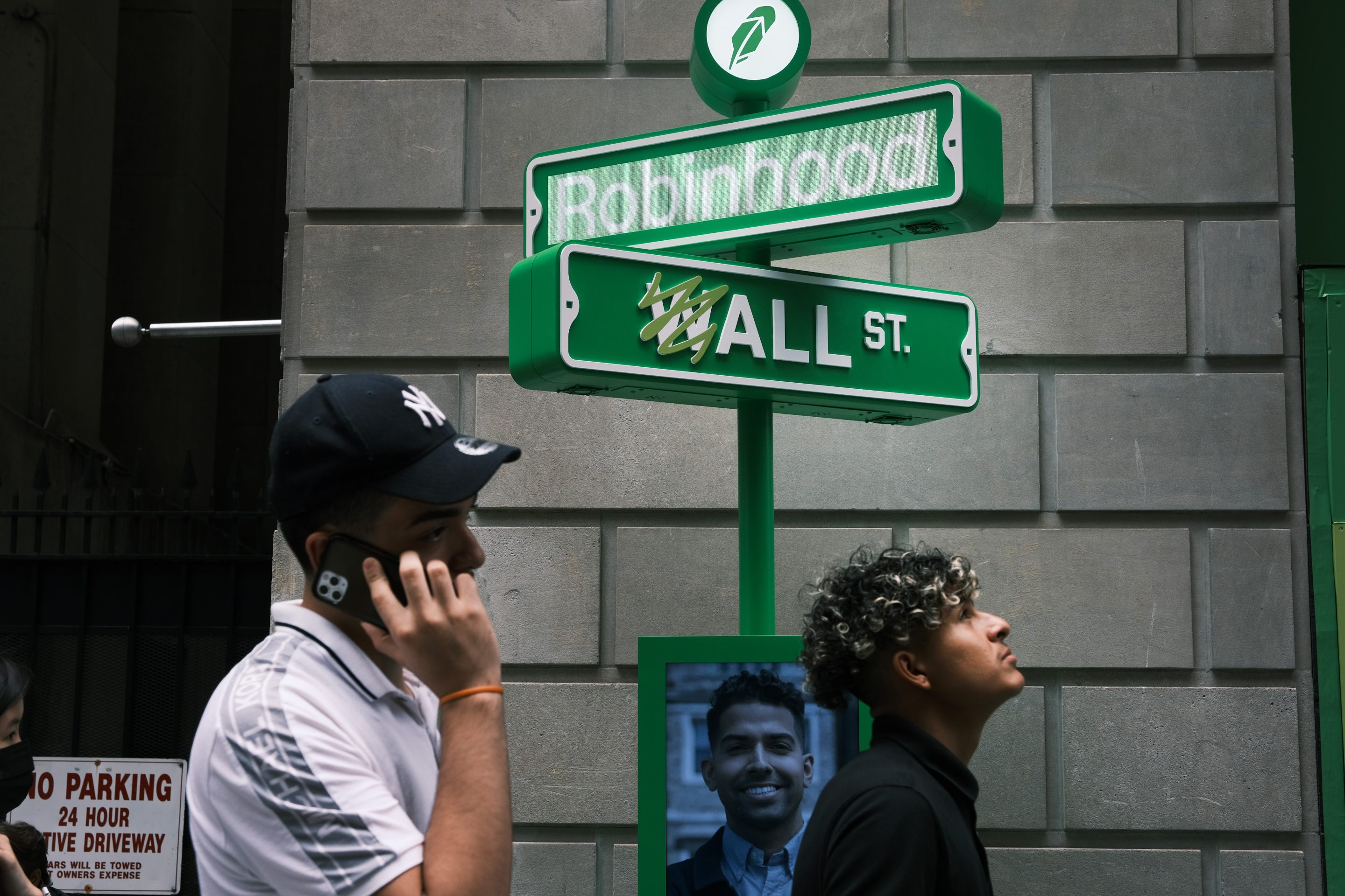 Robinhood sign