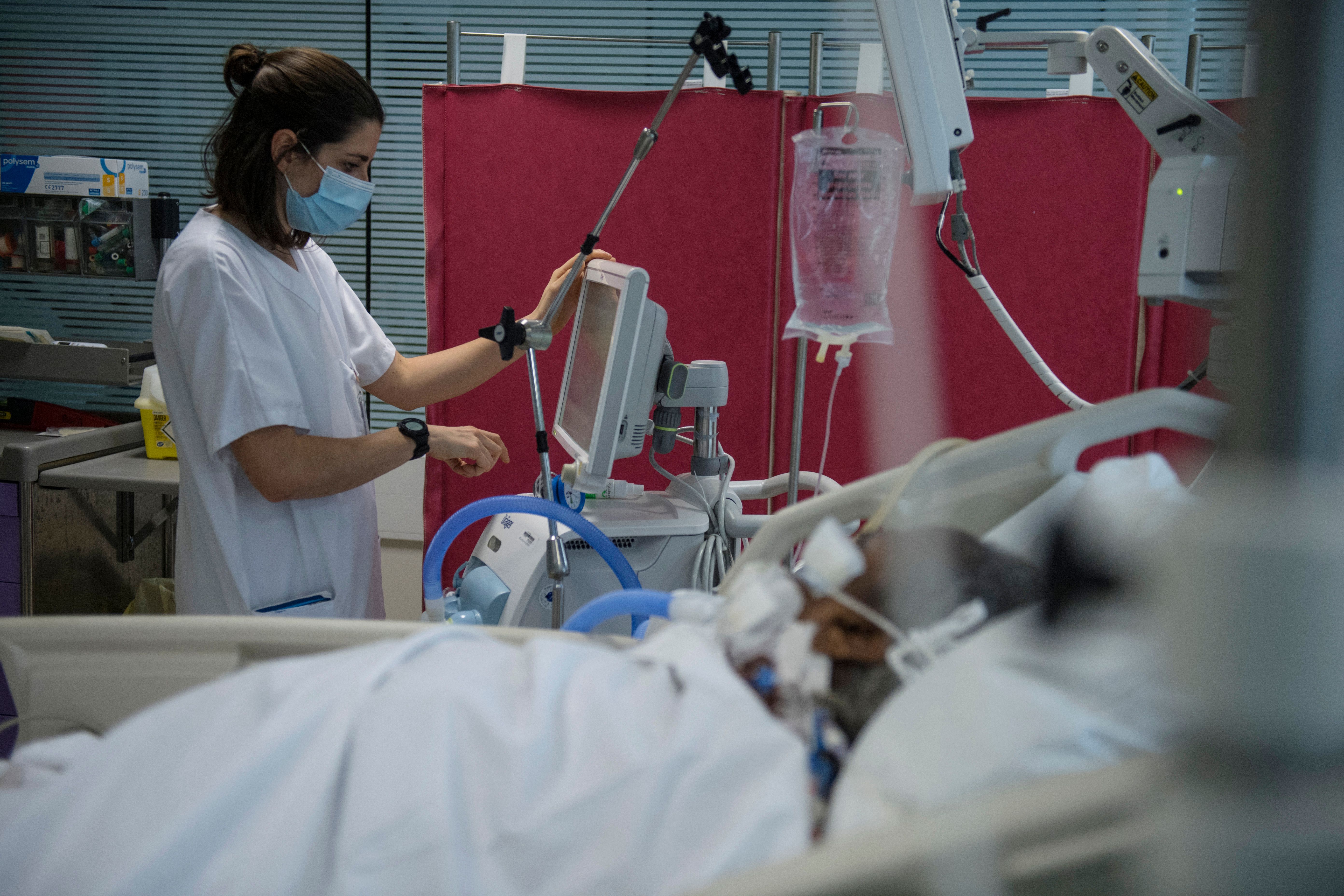 COVID deaths have reached 800,000 in the U.S. this year.