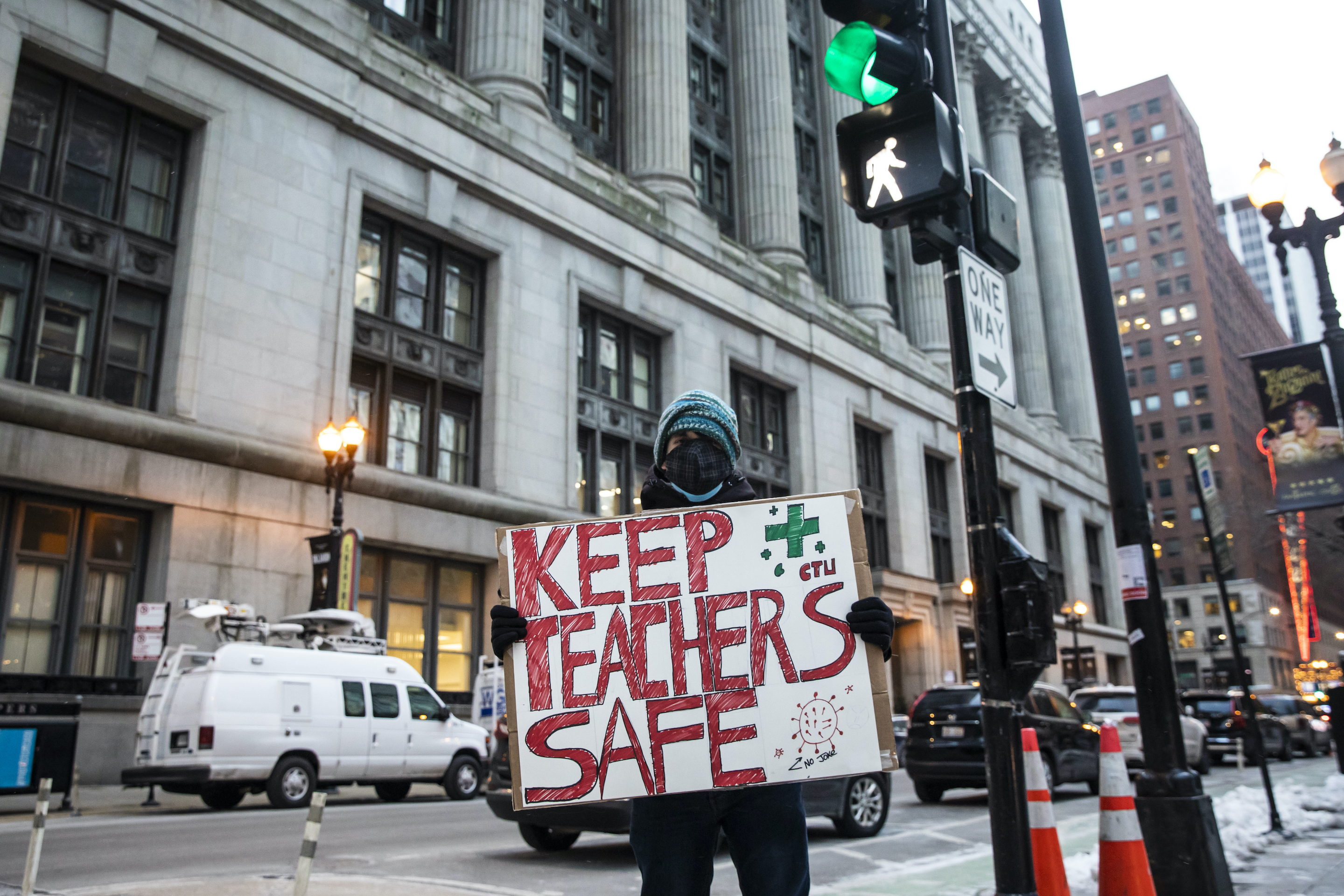 Chicago school closures Omicron