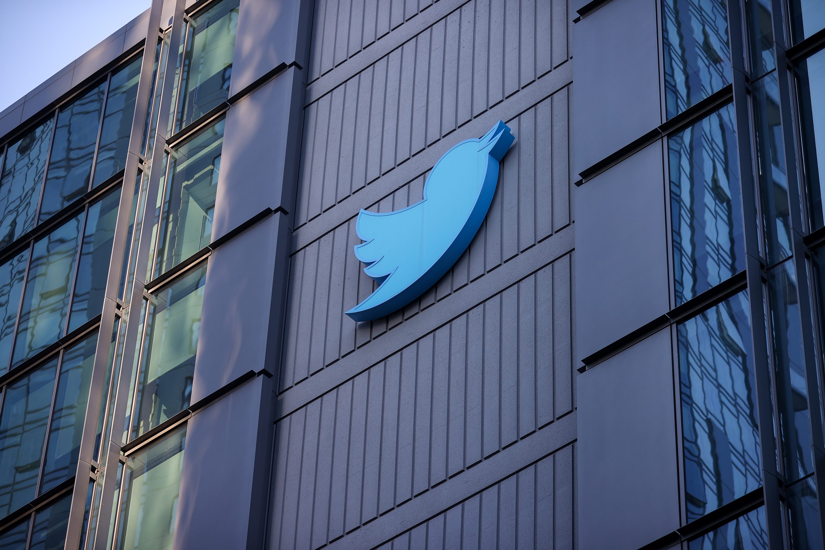 Twitter launched a new hexagonal picture frame to verify NFT profile pictures.