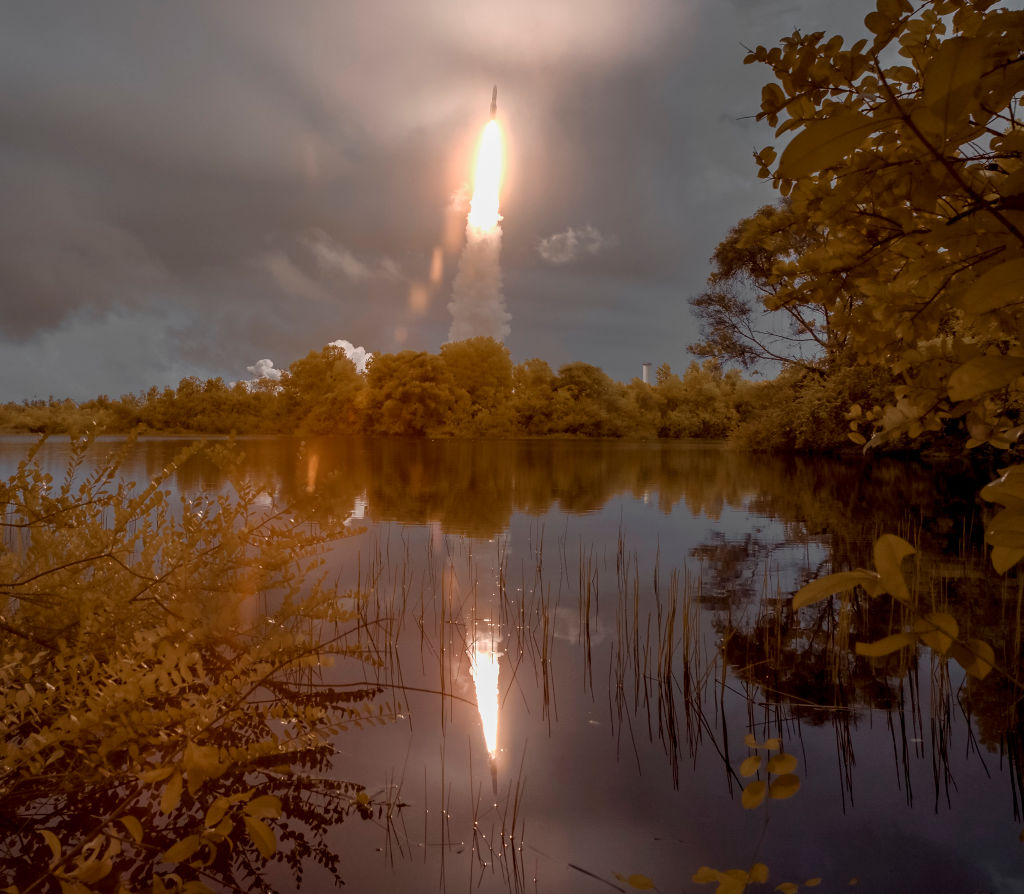 Launch of Nasa's James Webb telescope.