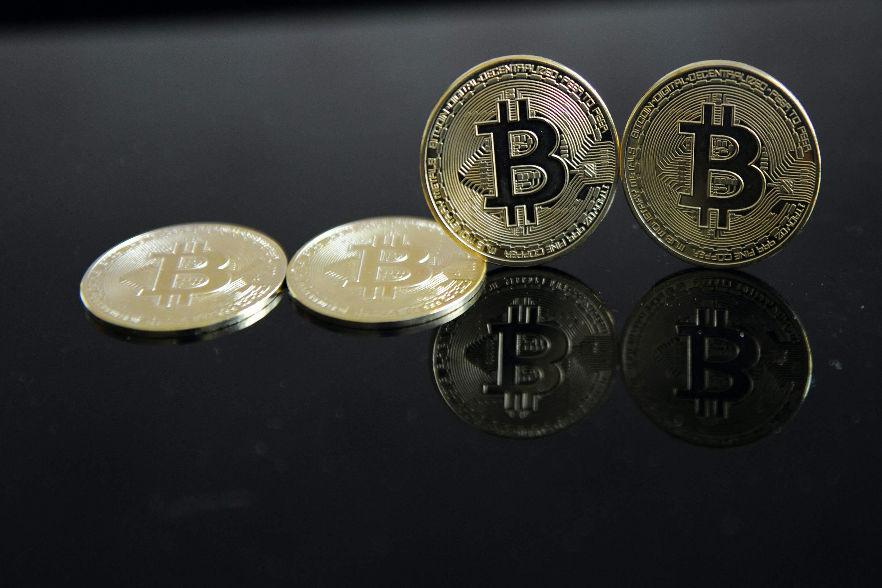 Bitcoin stuggles